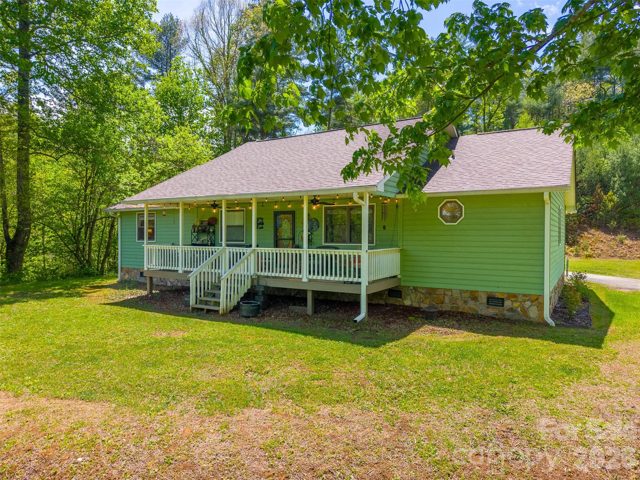 1364 Atoah Road — Robbinsville