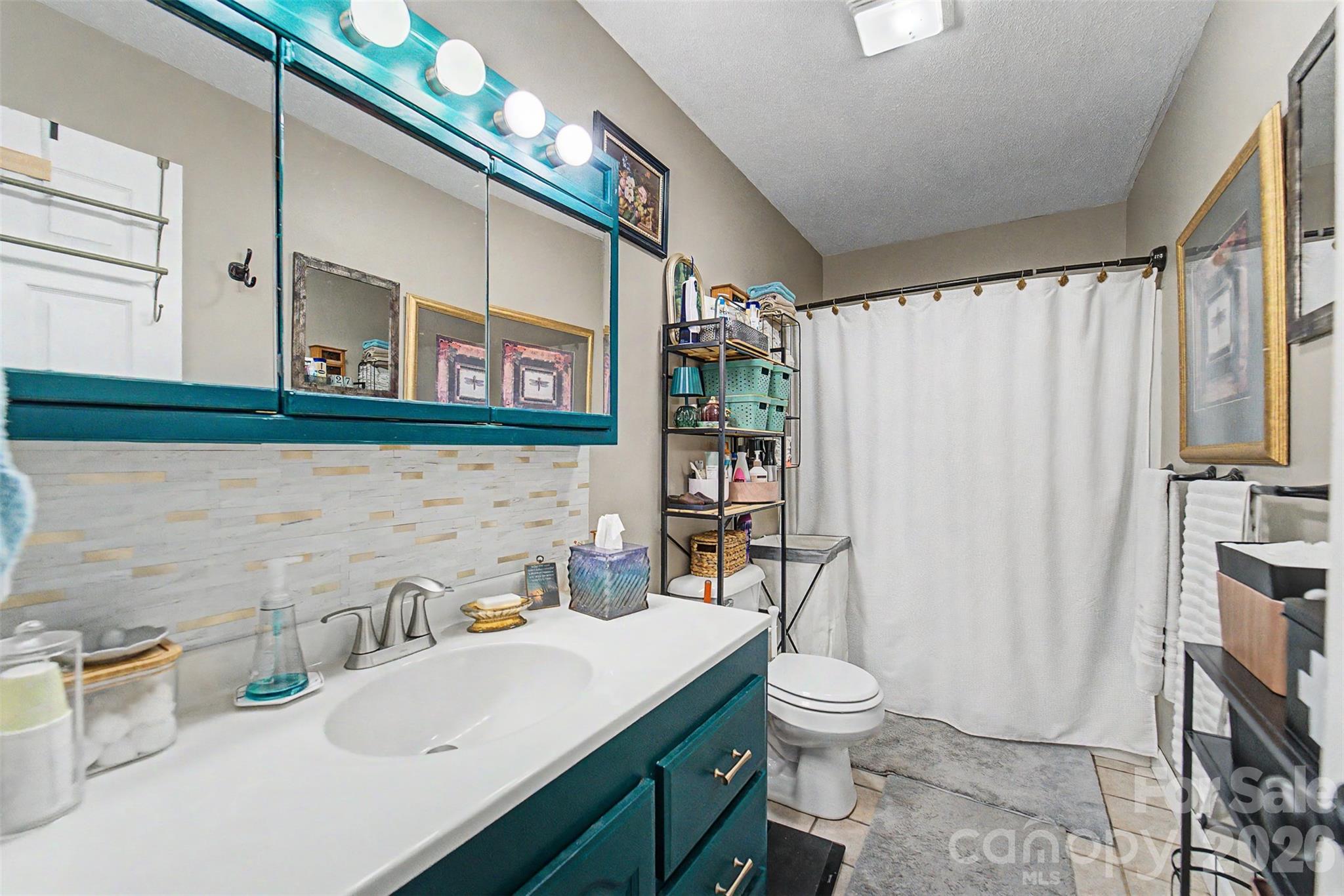 1364 Atoah Road — Robbinsville