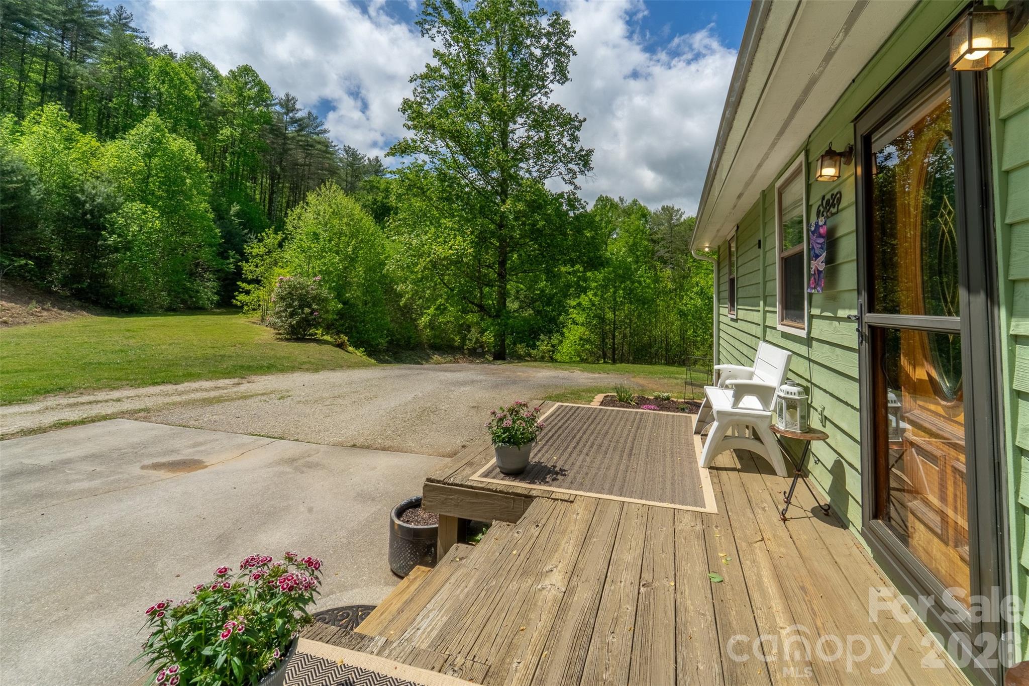 1364 Atoah Road — Robbinsville