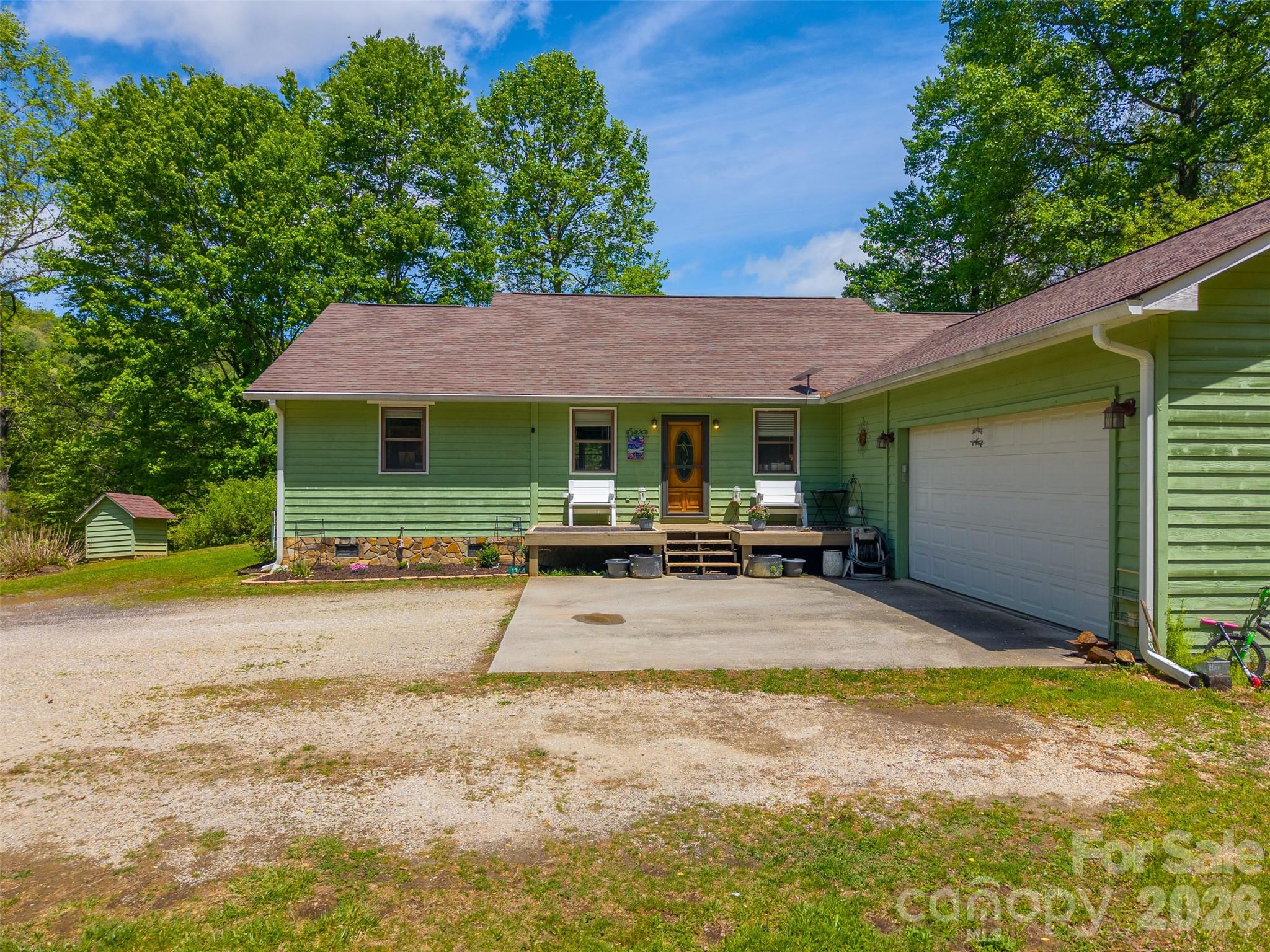 1364 Atoah Road — Robbinsville