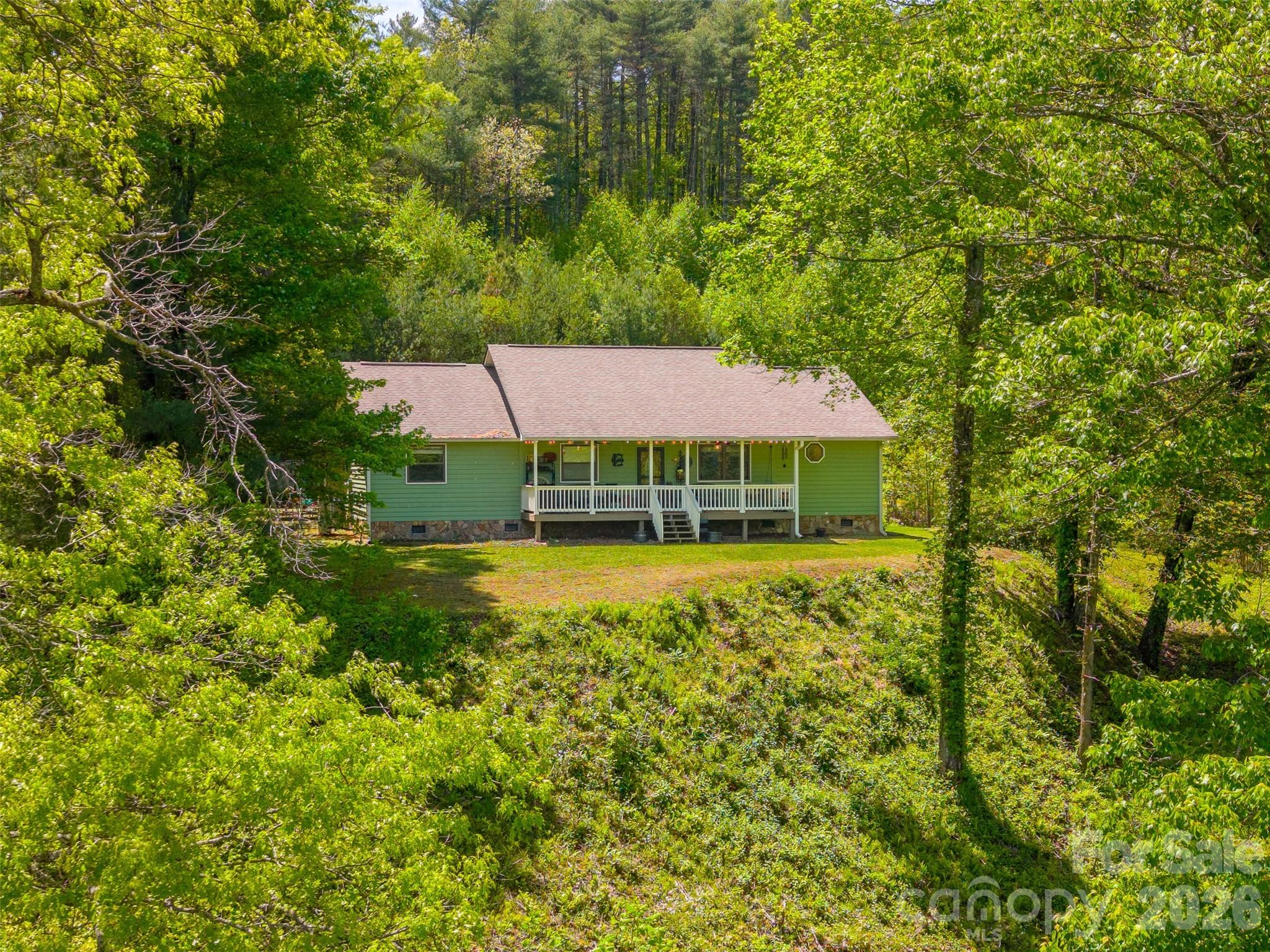 1364 Atoah Road — Robbinsville