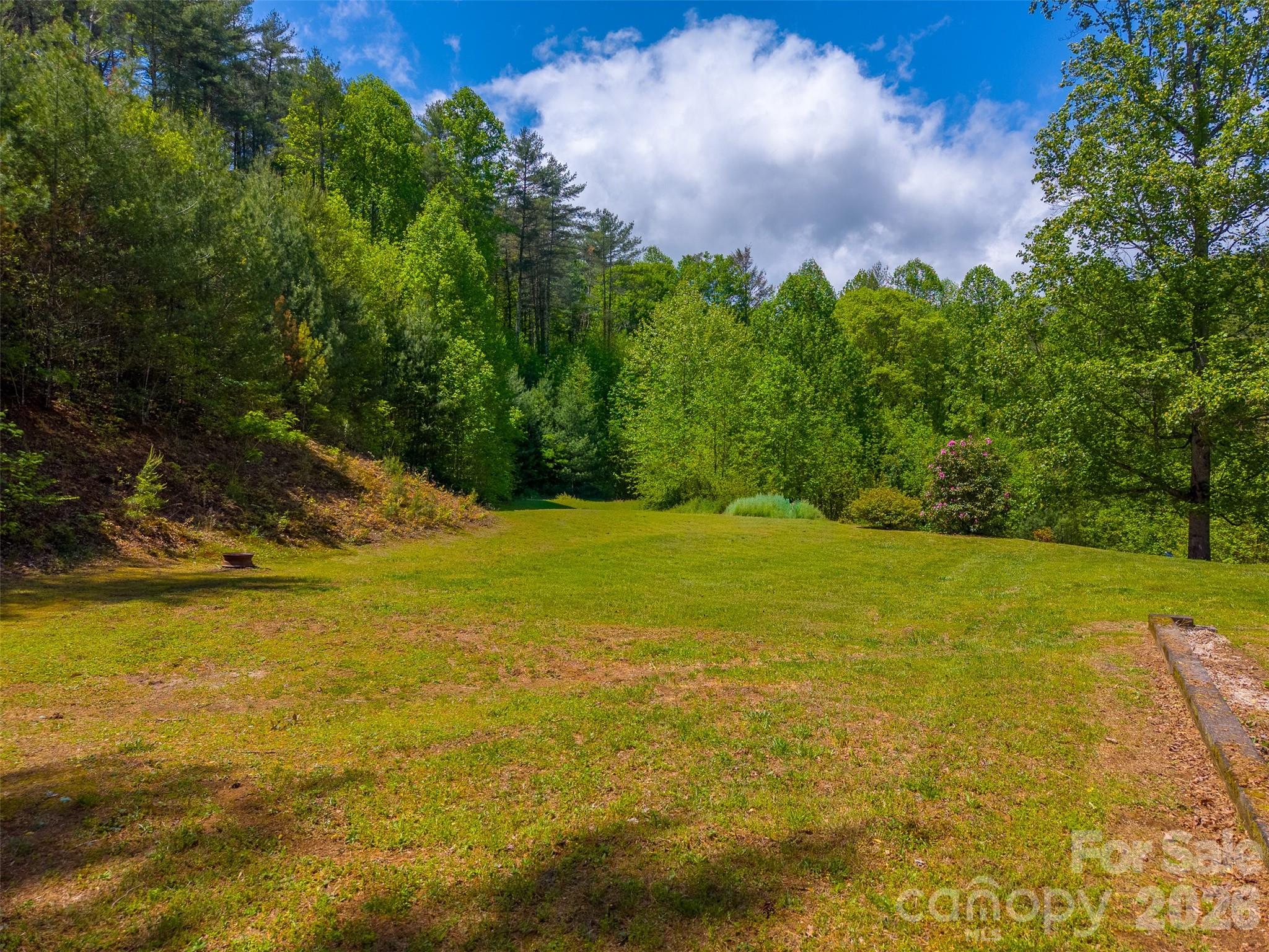 1364 Atoah Road — Robbinsville