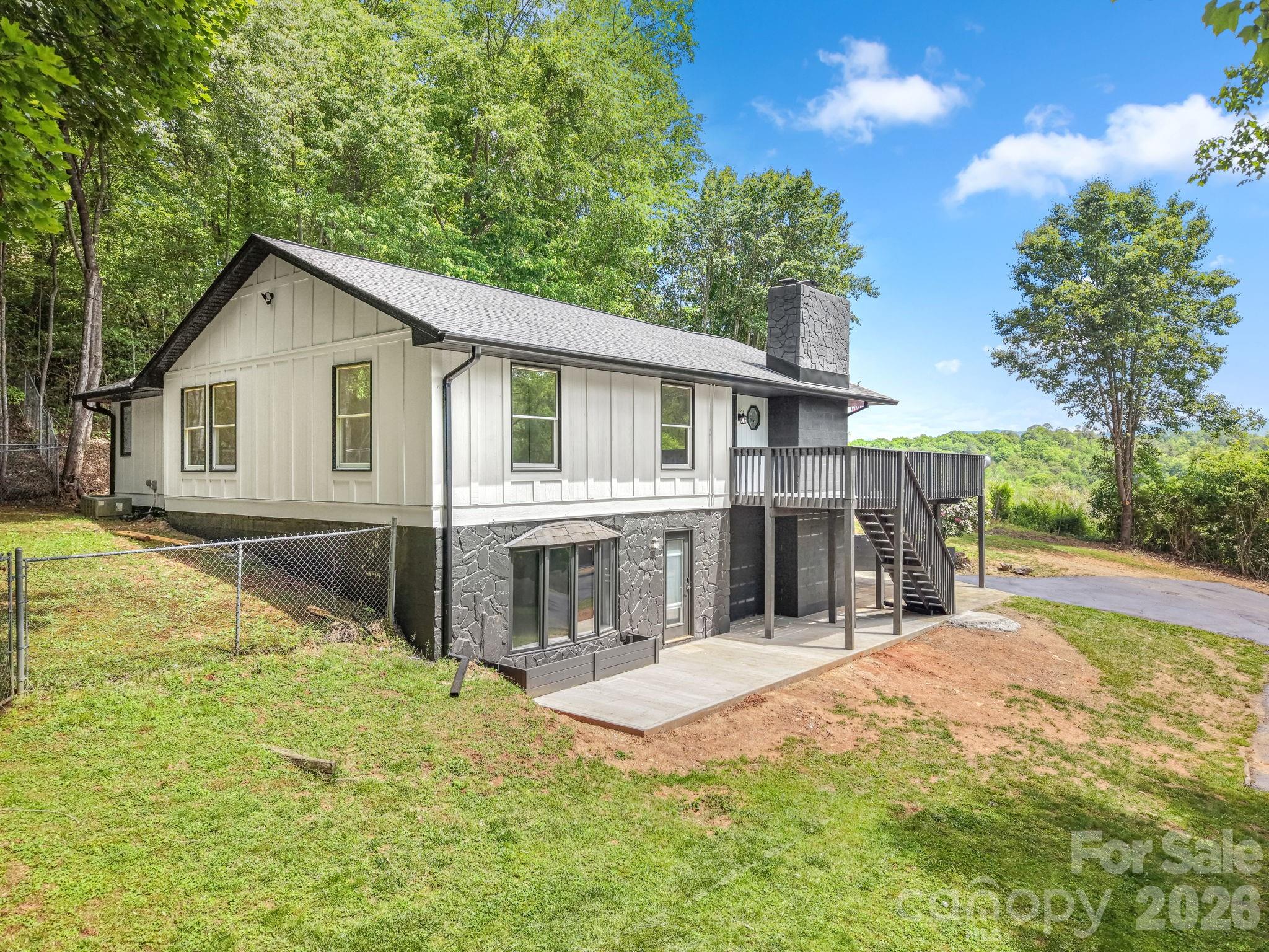270 Blake Branch Road — Sylva