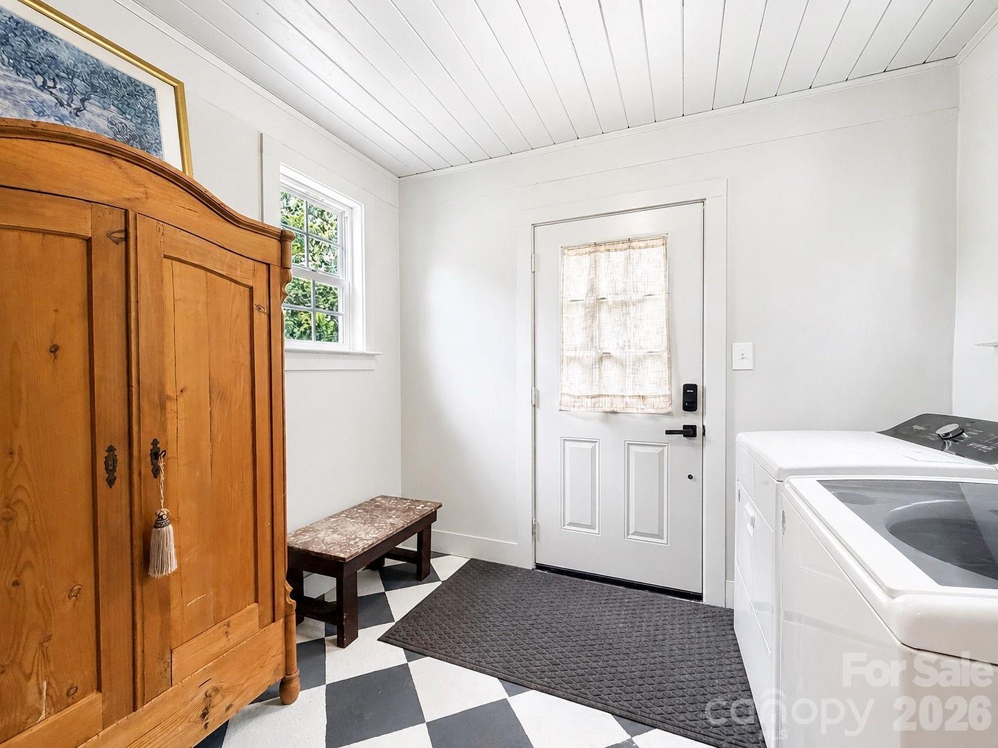 214 Oakwood Avenue — York