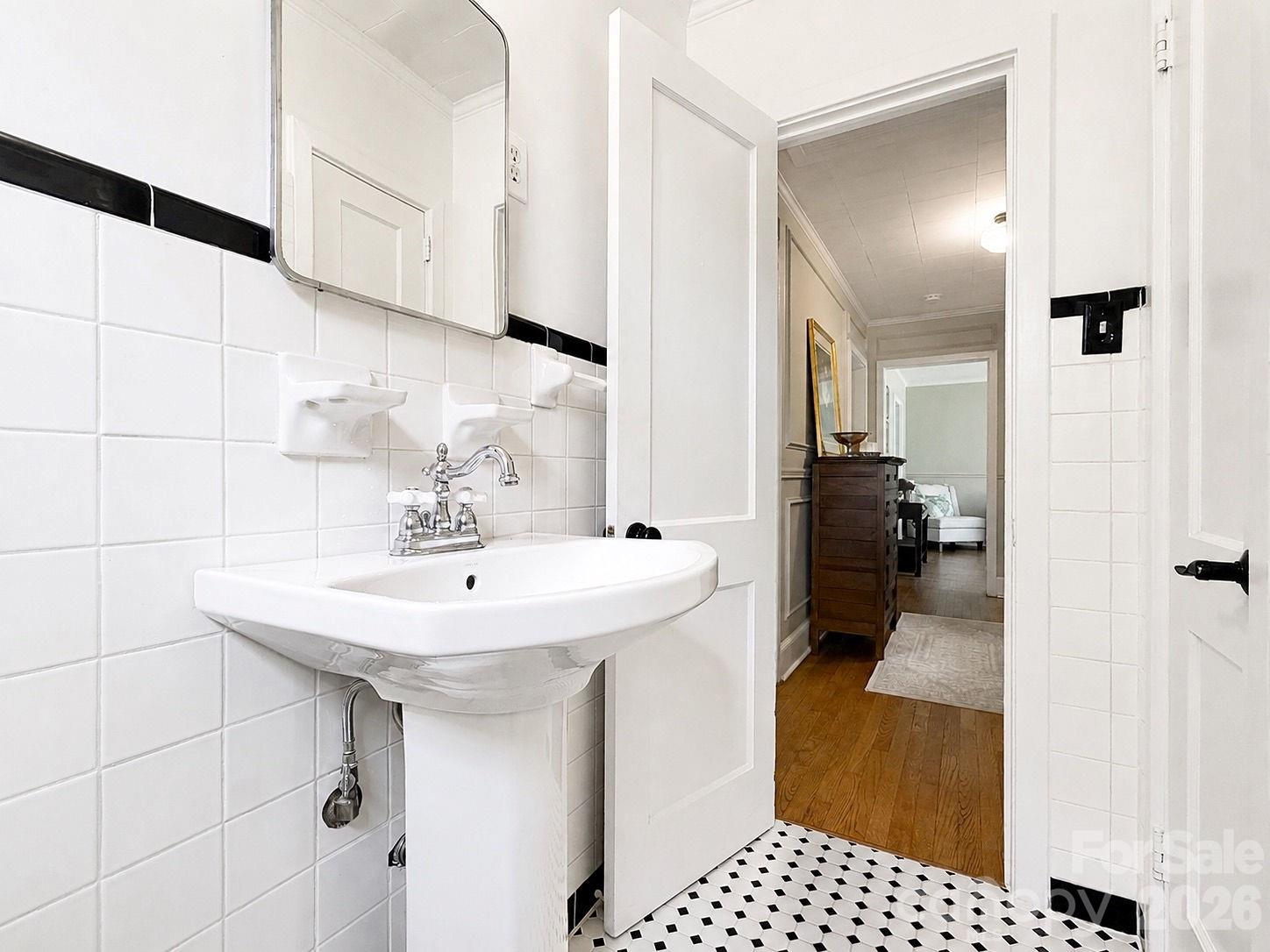 214 Oakwood Avenue — York