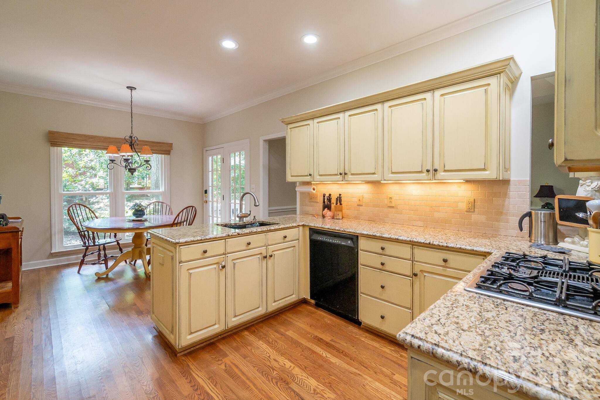 15202 Sharrow Bay Court — Huntersville