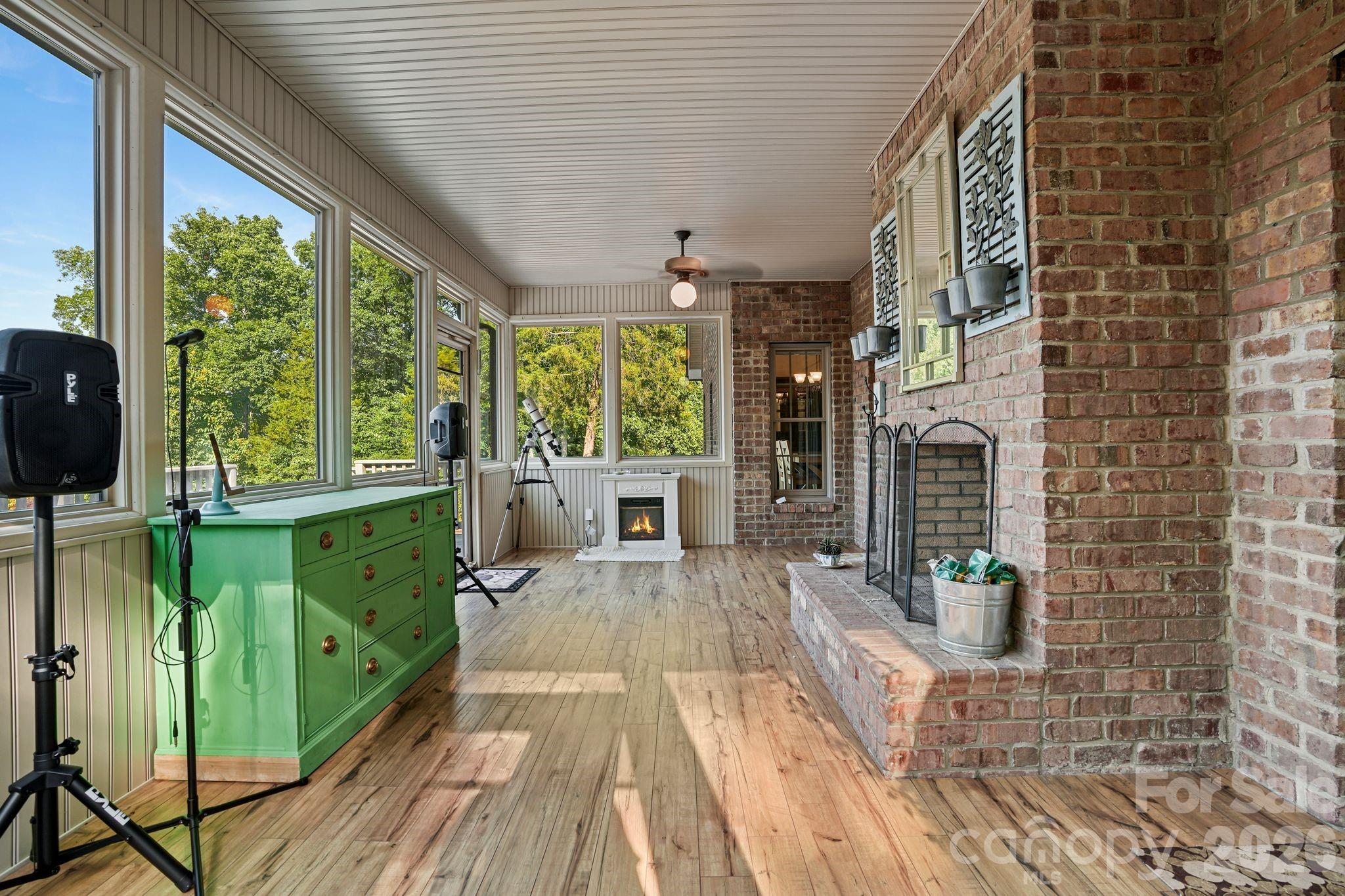 1715 Regan Road — Lexington
