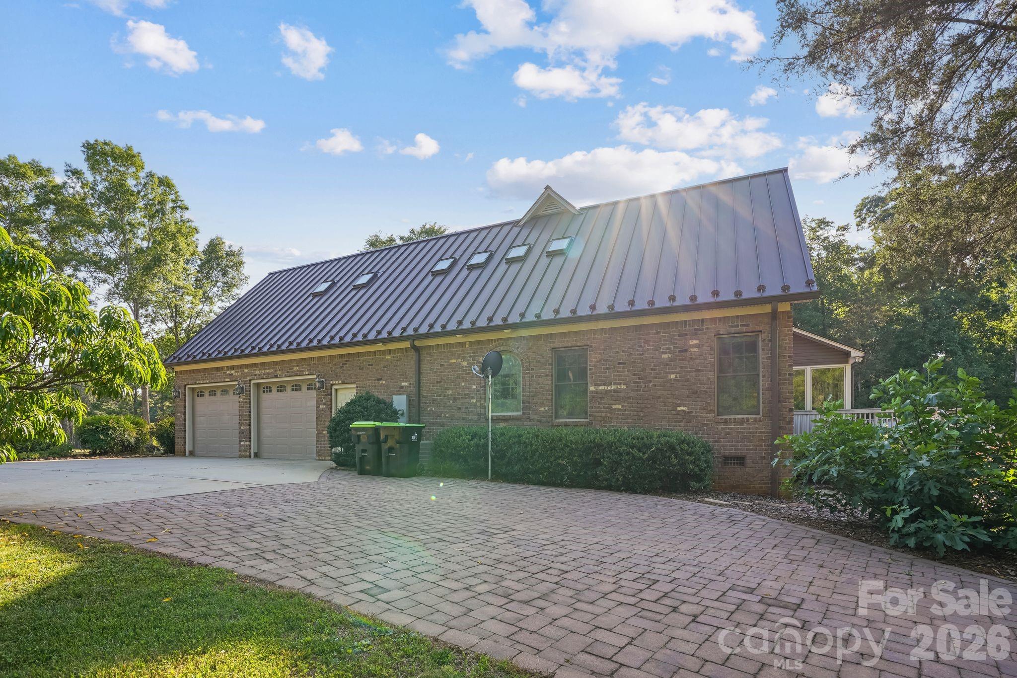 1715 Regan Road — Lexington