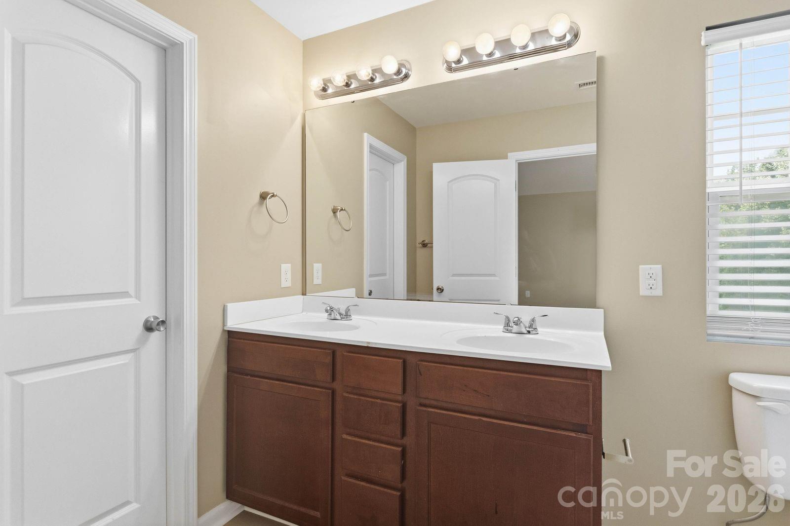 143 High Bluff Circle — Mooresville