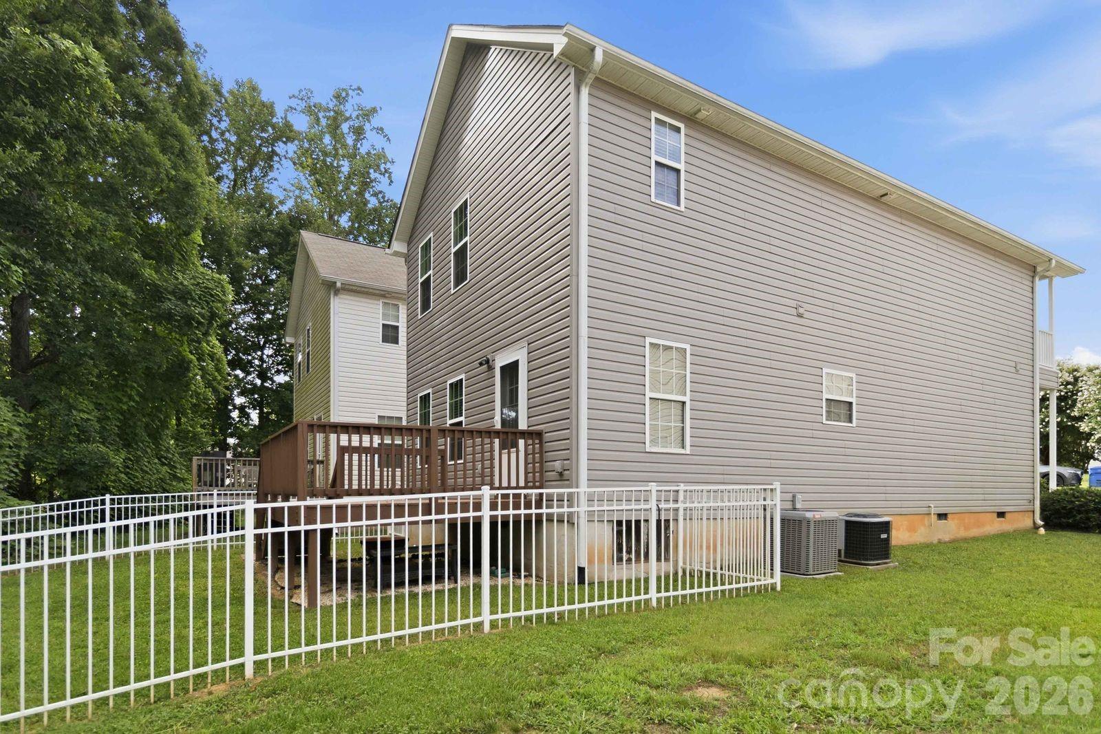 143 High Bluff Circle — Mooresville