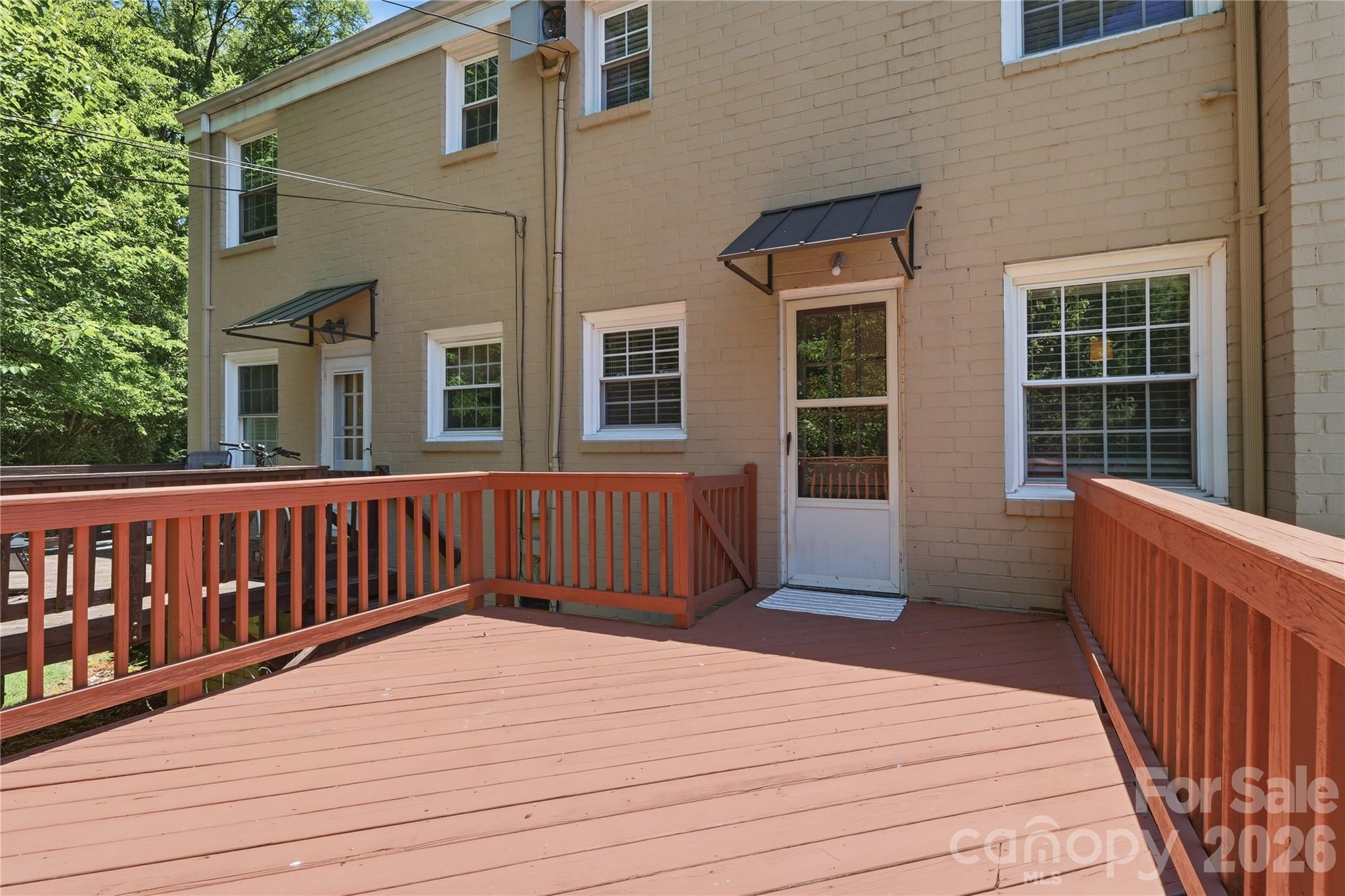 525 Wakefield Drive — Charlotte