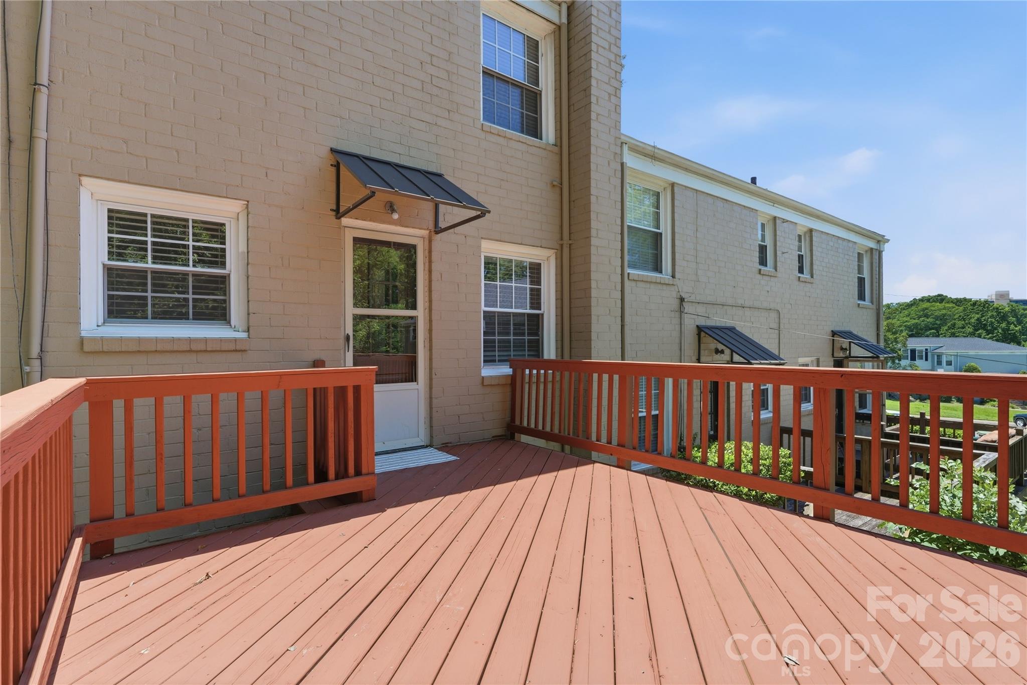 525 Wakefield Drive — Charlotte