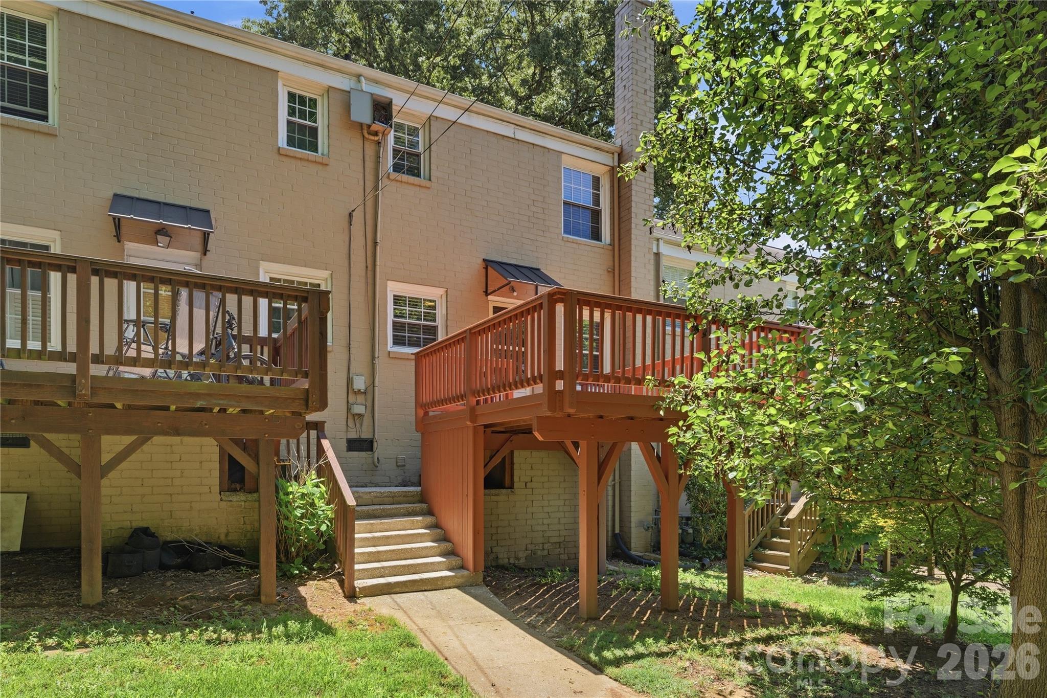 525 Wakefield Drive — Charlotte
