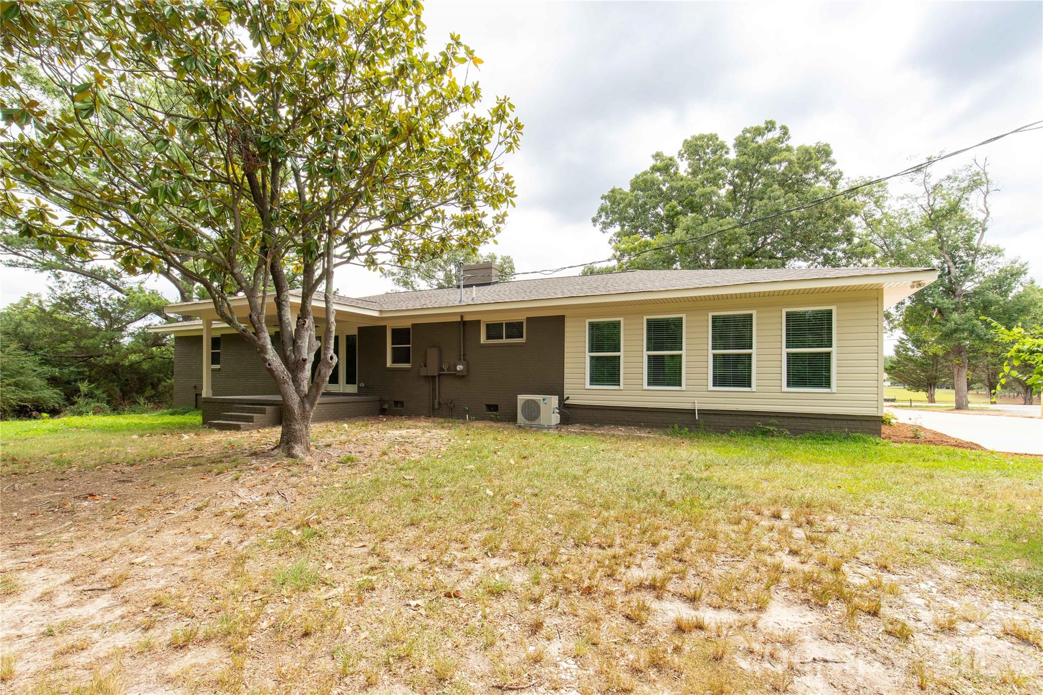1297 Potter Road — Lancaster
