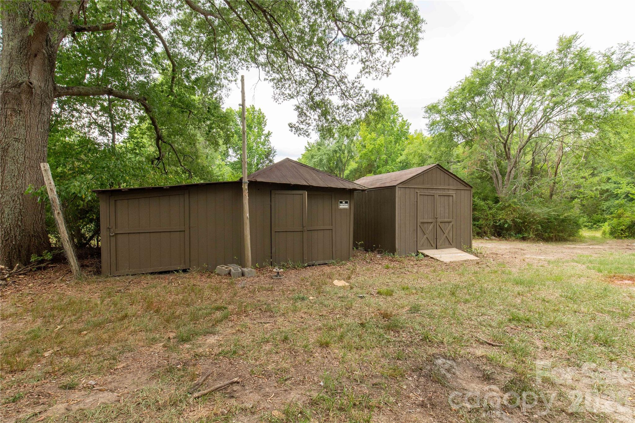 1297 Potter Road — Lancaster