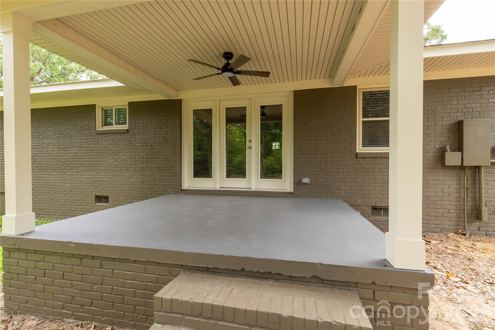 1297 Potter Road — Lancaster