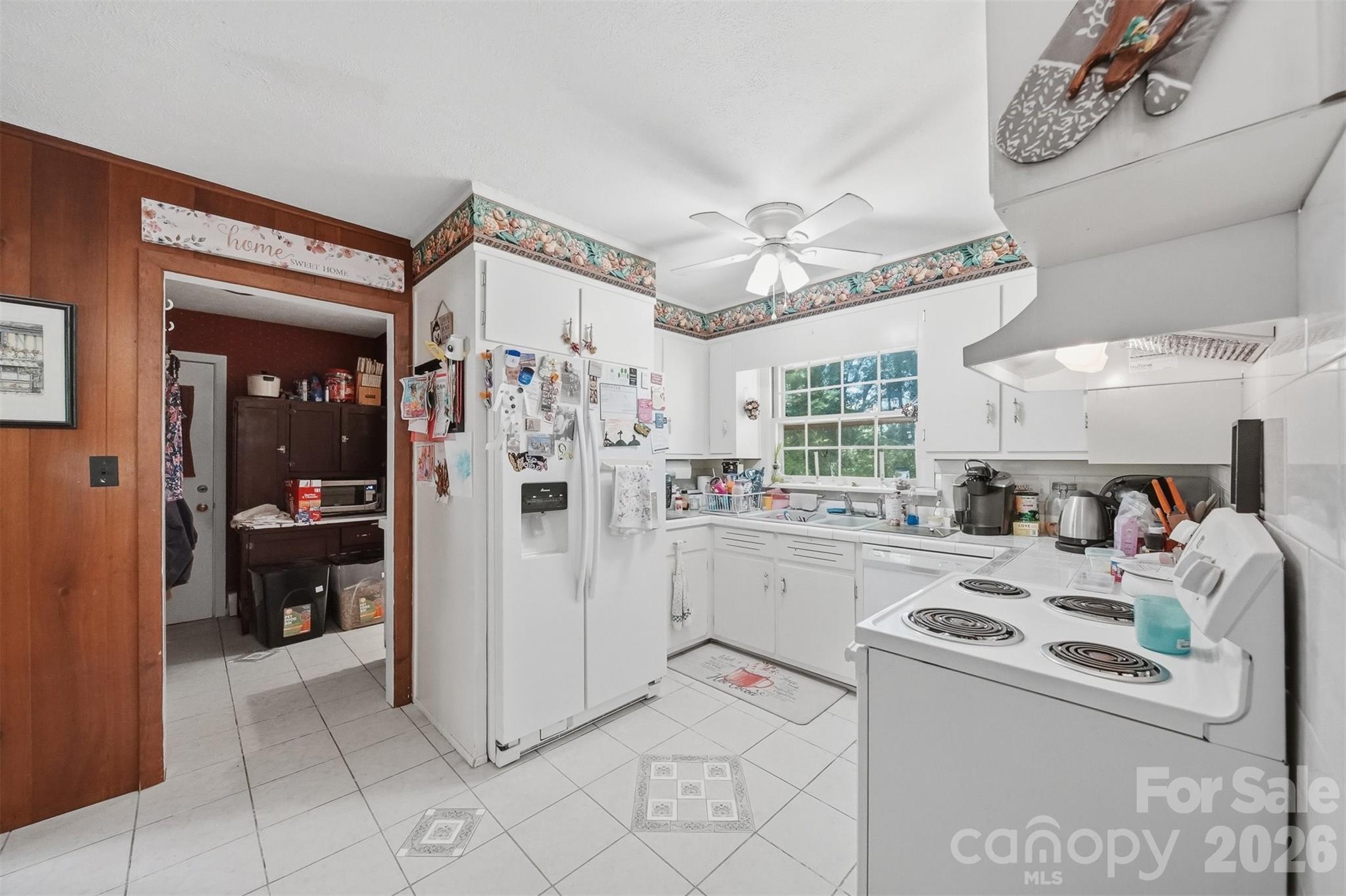 200 Westwood Drive — Morganton