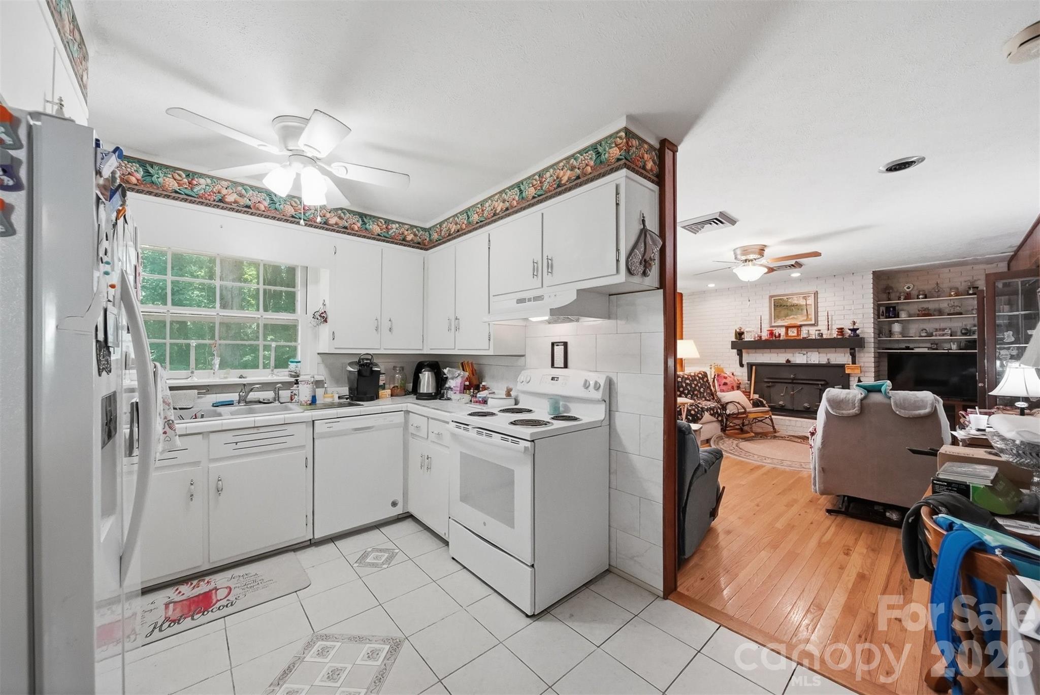 200 Westwood Drive — Morganton
