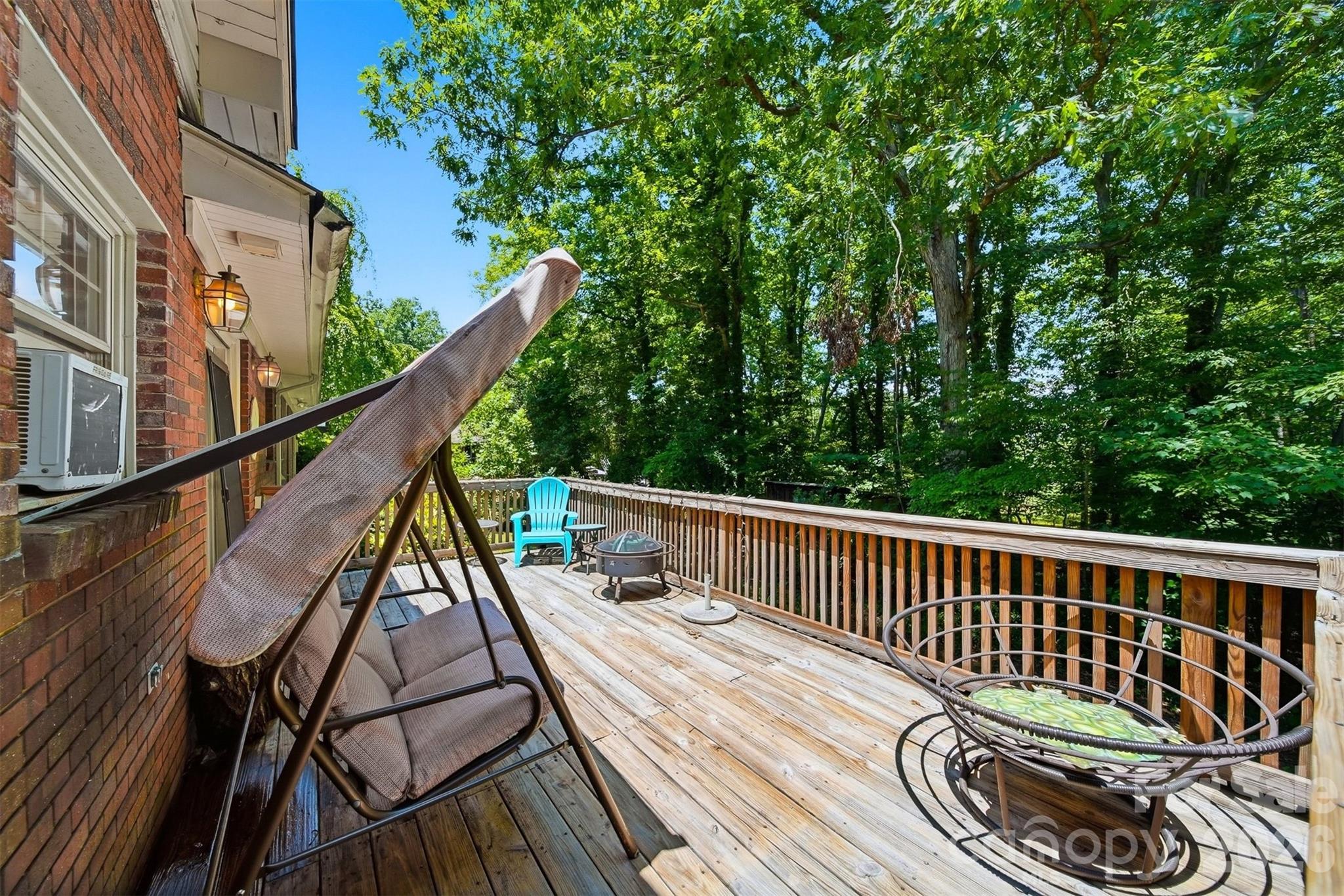 200 Westwood Drive — Morganton