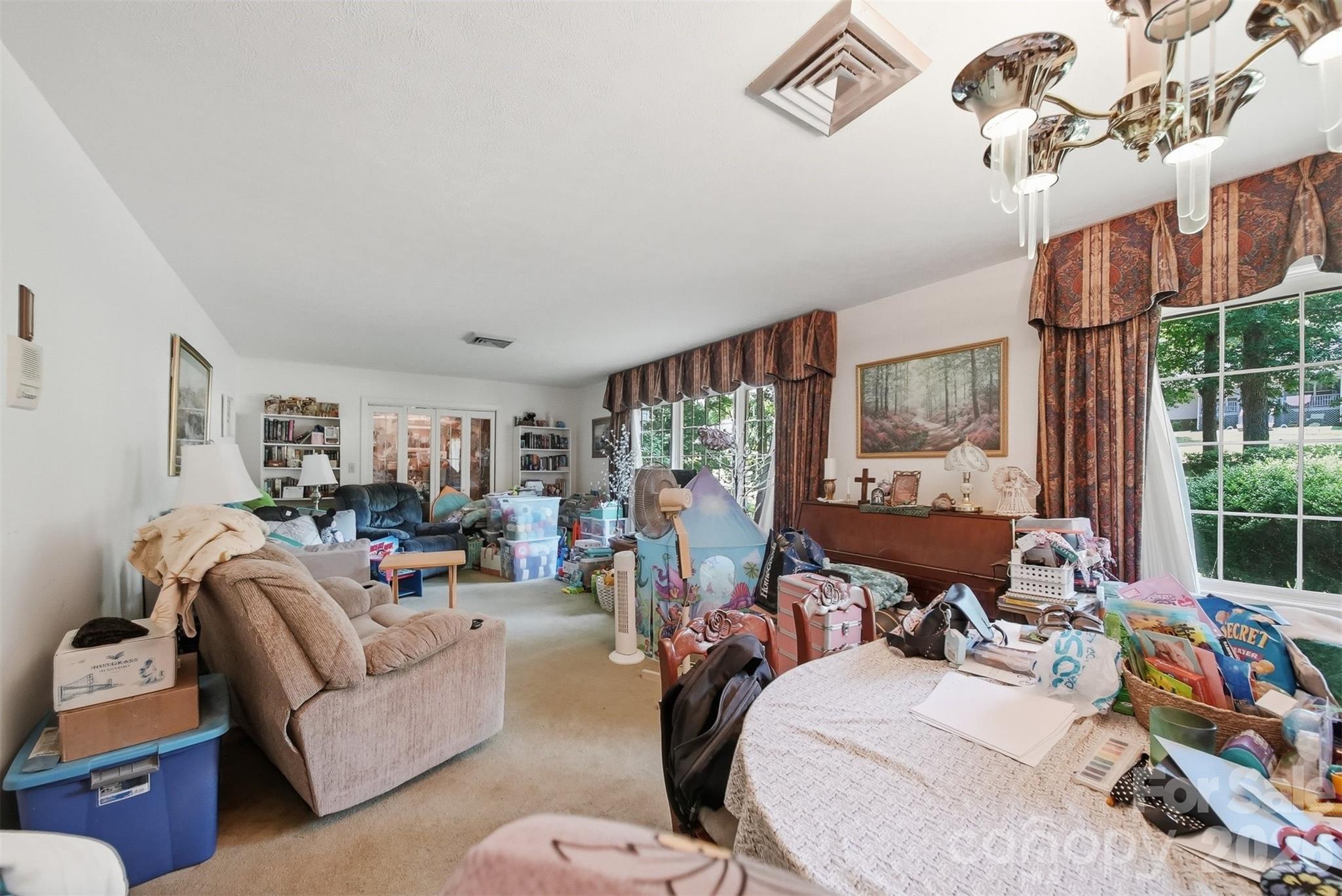 200 Westwood Drive — Morganton