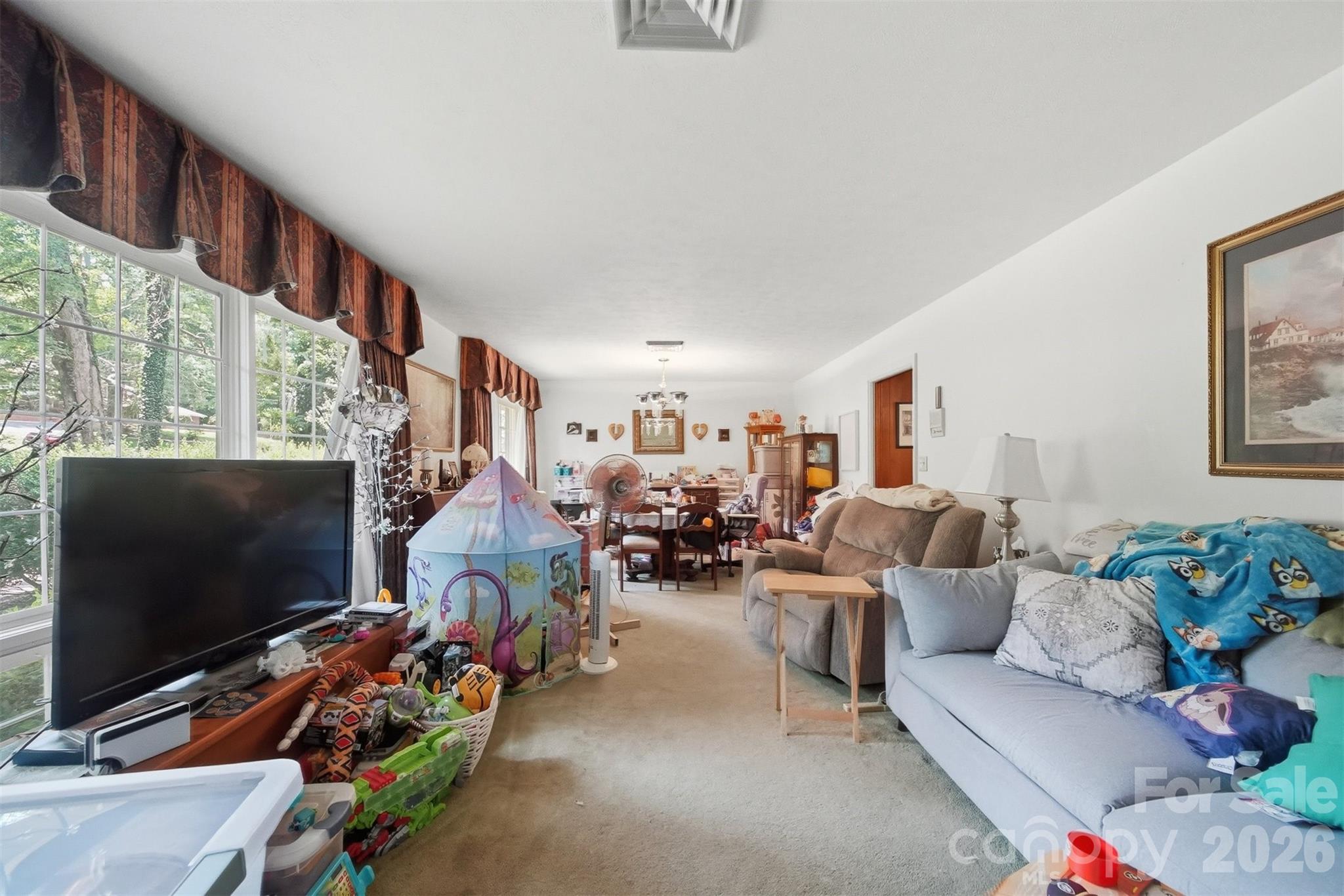 200 Westwood Drive — Morganton
