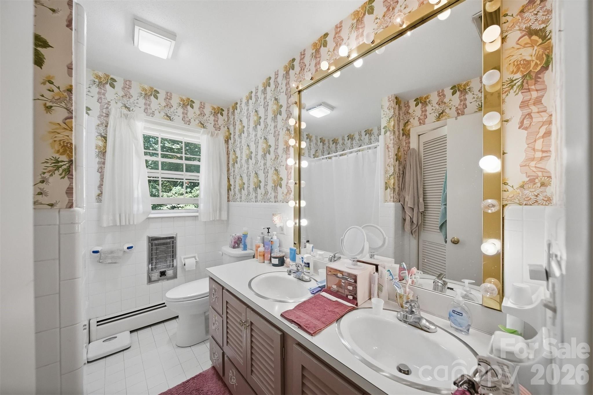 200 Westwood Drive — Morganton