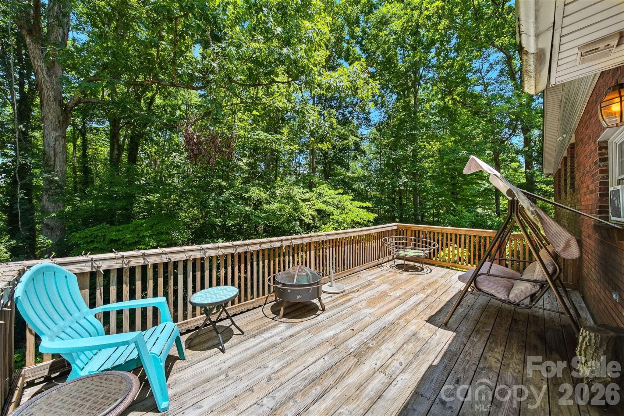 200 Westwood Drive — Morganton