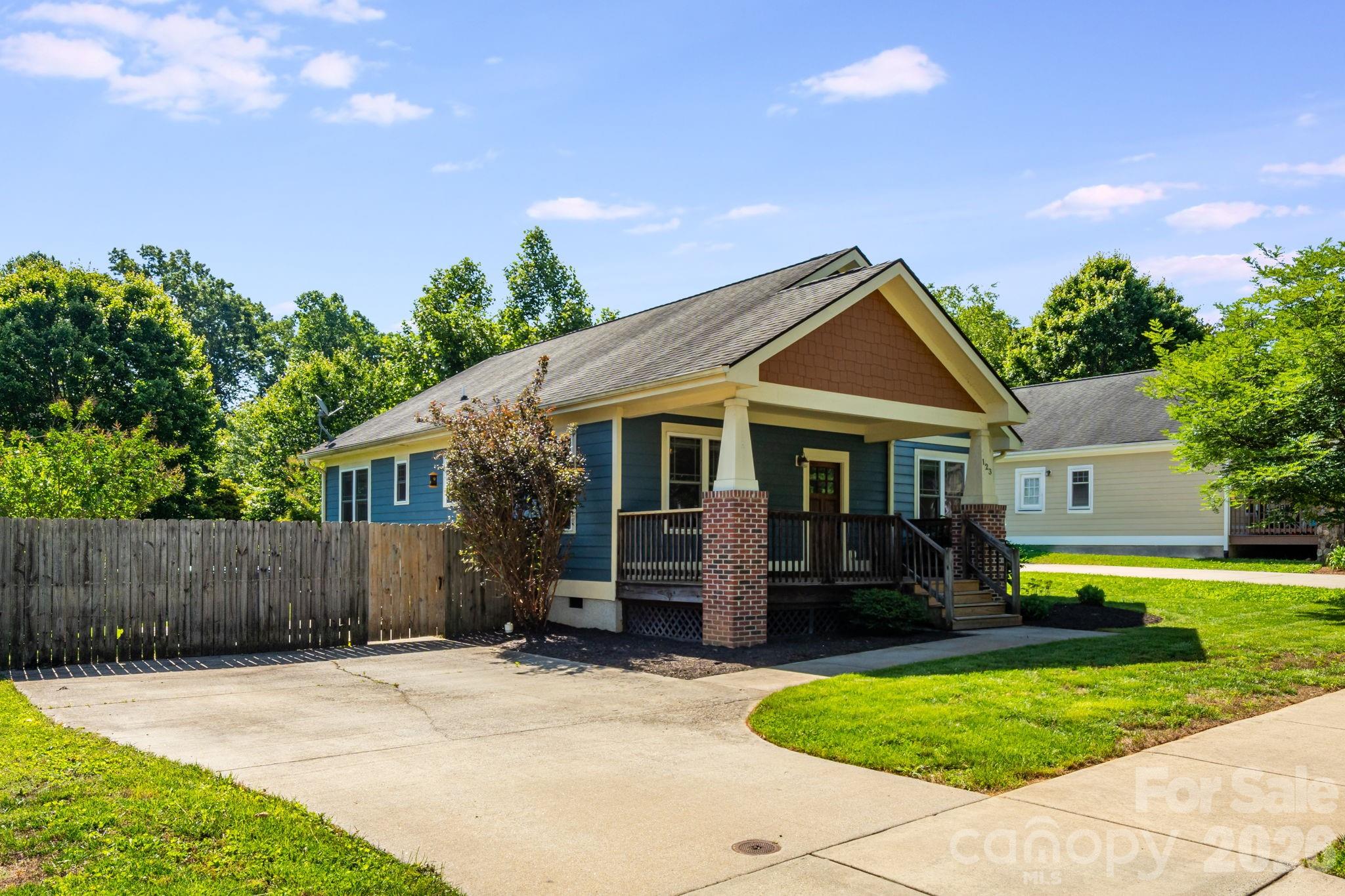 123 Estelle Park Drive — Asheville