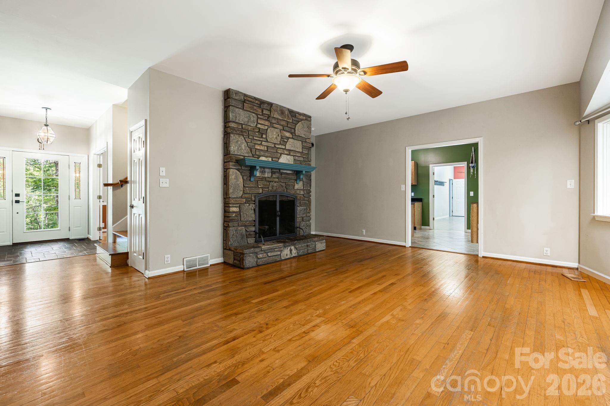 94 Paradise Cove Road — Penrose