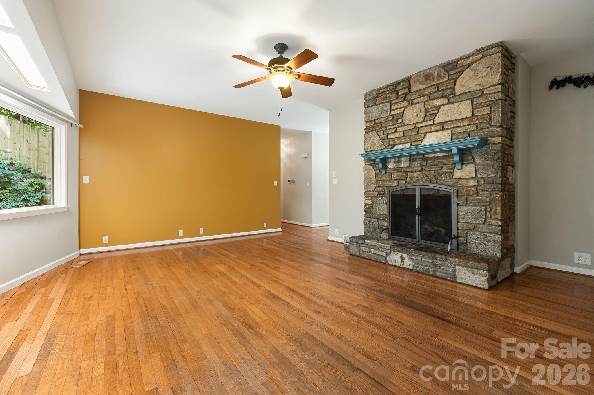 94 Paradise Cove Road — Penrose