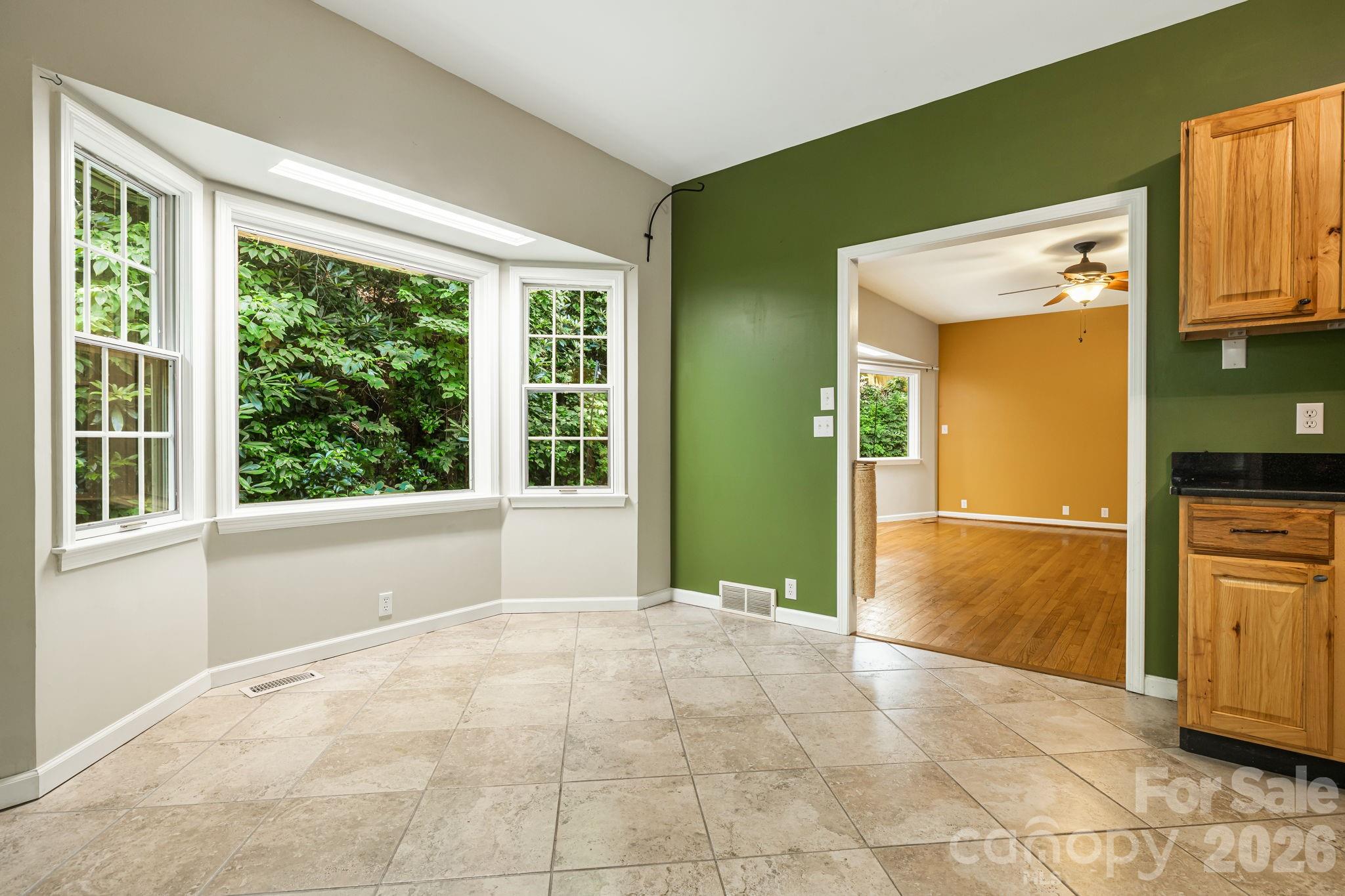 94 Paradise Cove Road — Penrose
