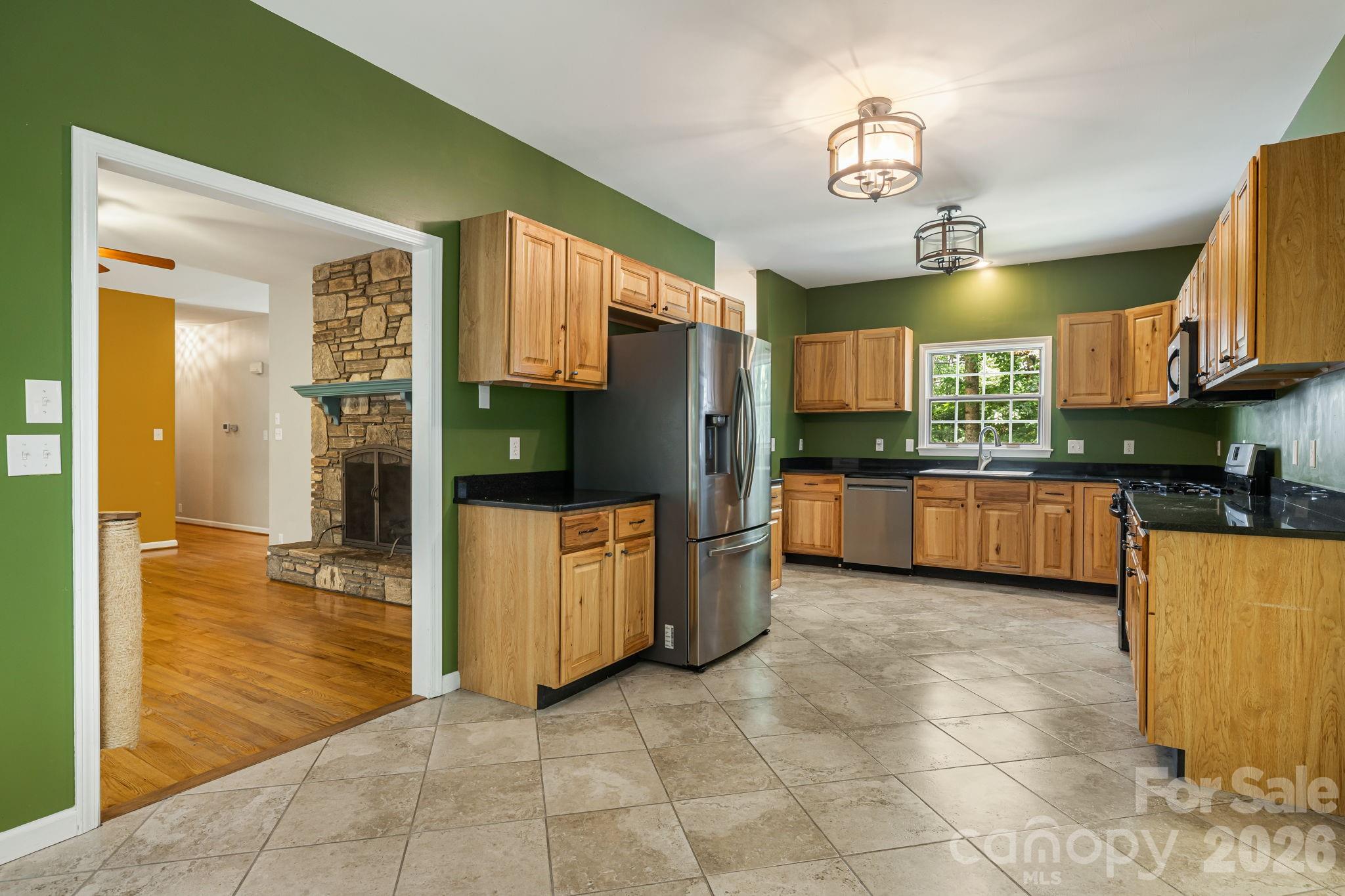 94 Paradise Cove Road — Penrose