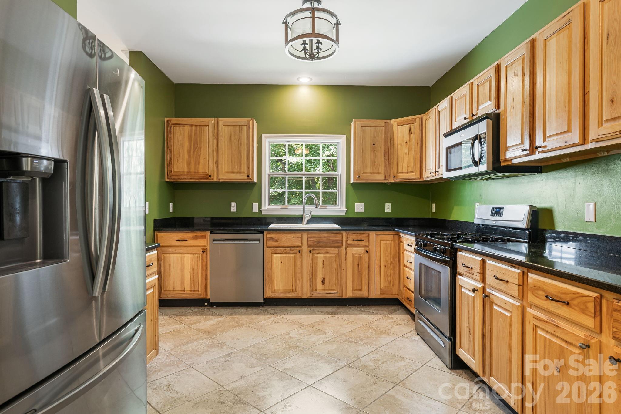 94 Paradise Cove Road — Penrose