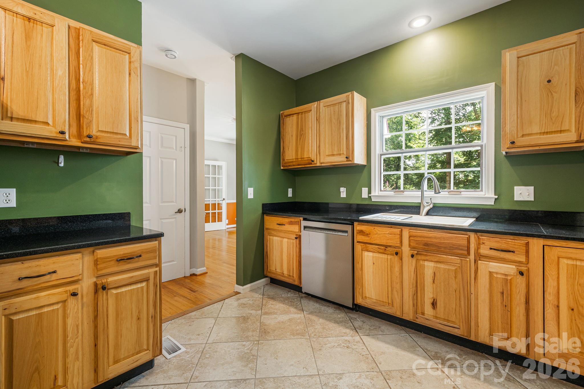 94 Paradise Cove Road — Penrose
