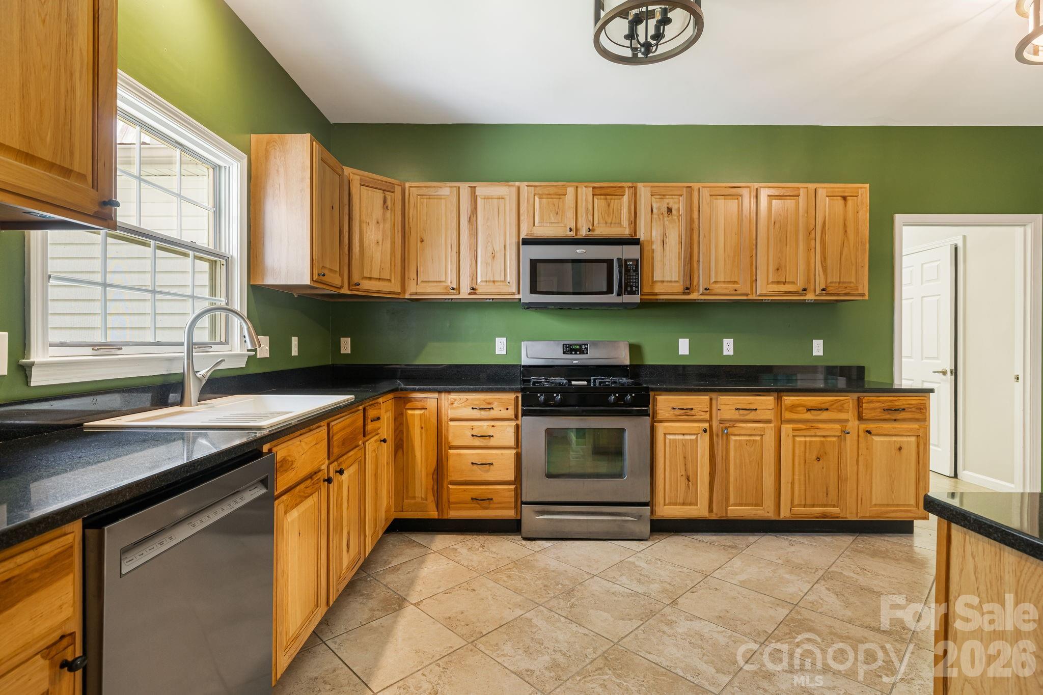94 Paradise Cove Road — Penrose