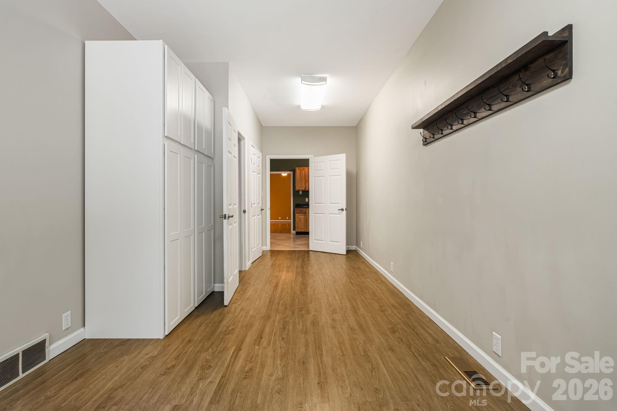 94 Paradise Cove Road — Penrose