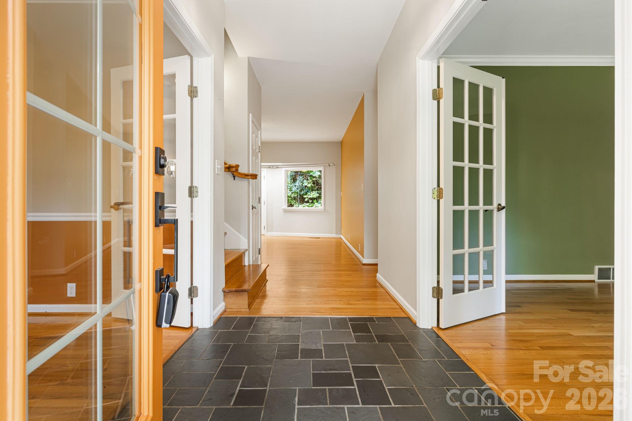 94 Paradise Cove Road — Penrose
