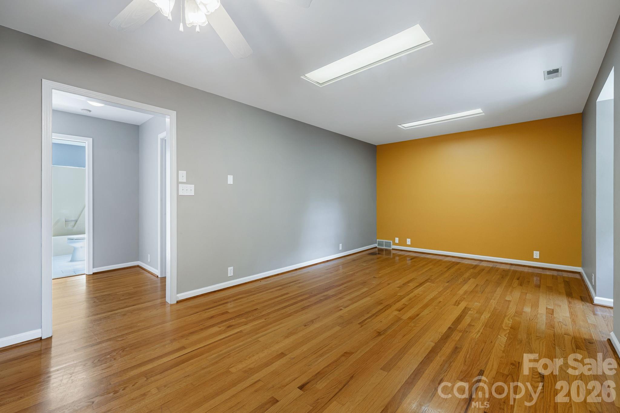 94 Paradise Cove Road — Penrose