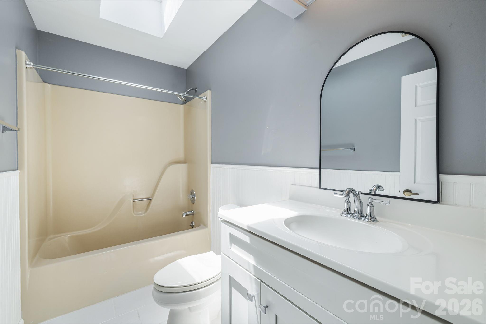 94 Paradise Cove Road — Penrose
