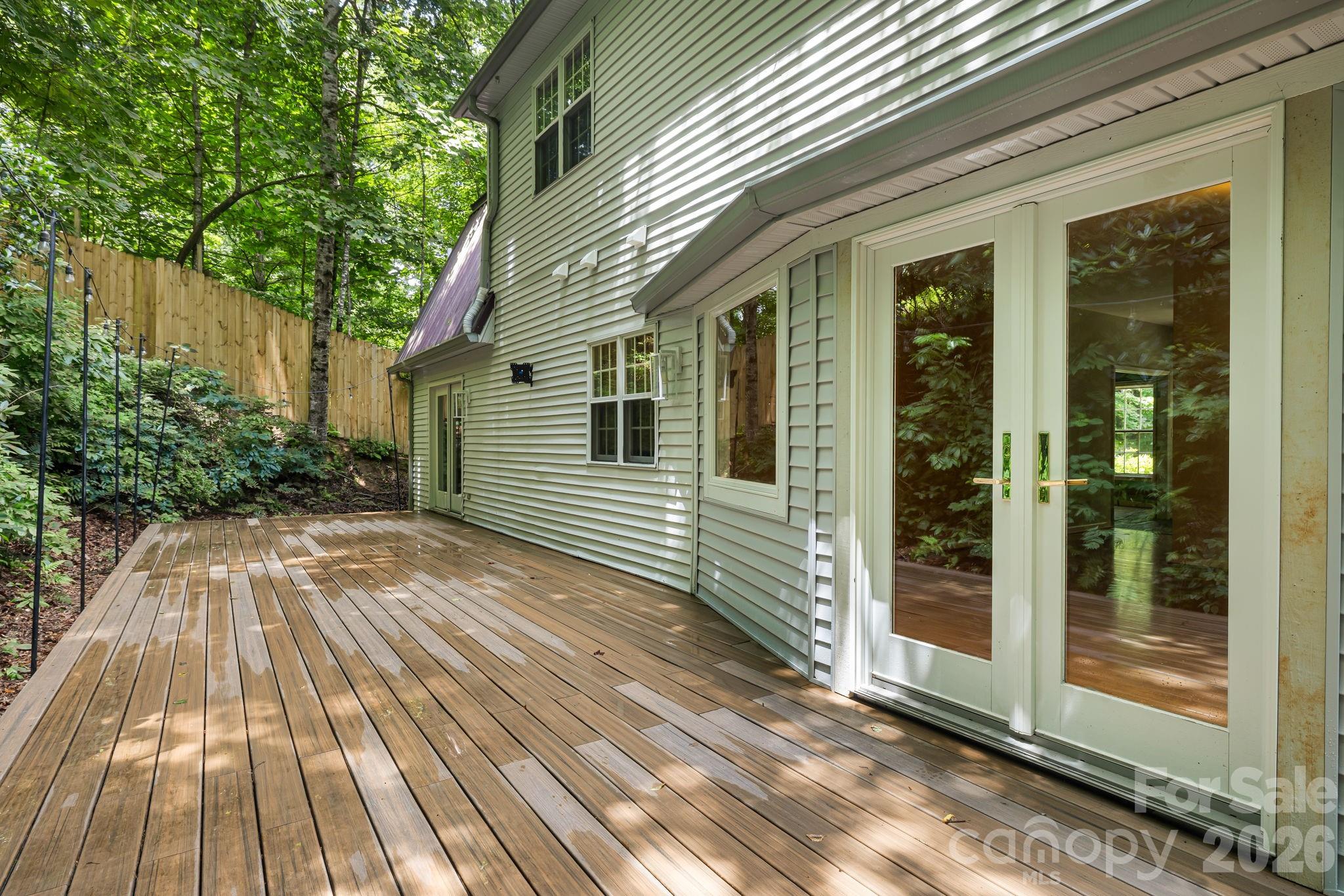 94 Paradise Cove Road — Penrose