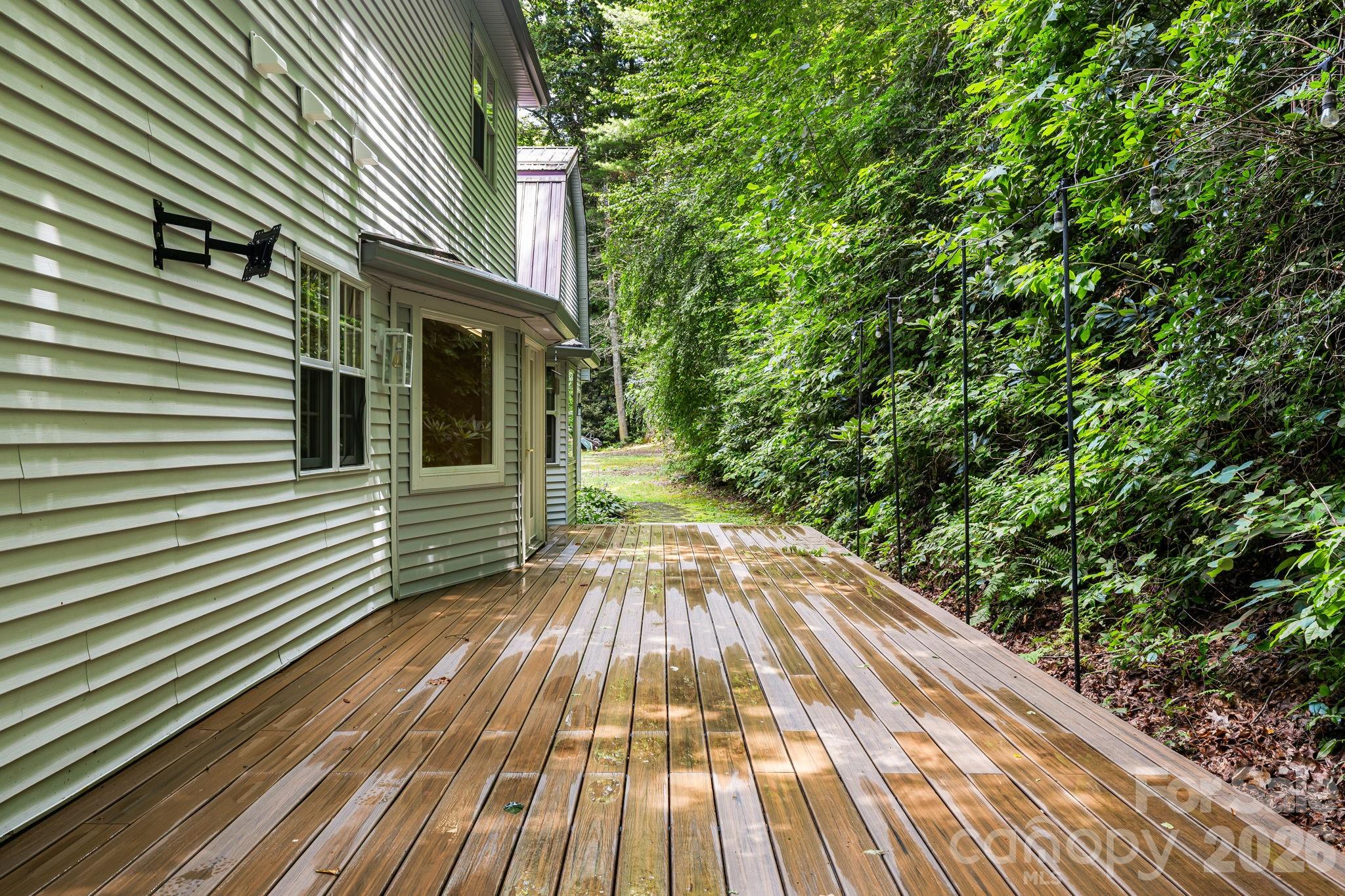 94 Paradise Cove Road — Penrose