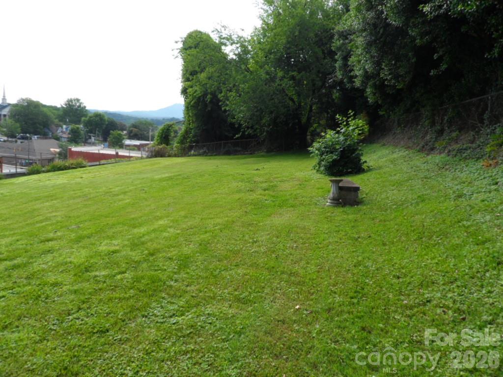 107 W Concord Street — Morganton