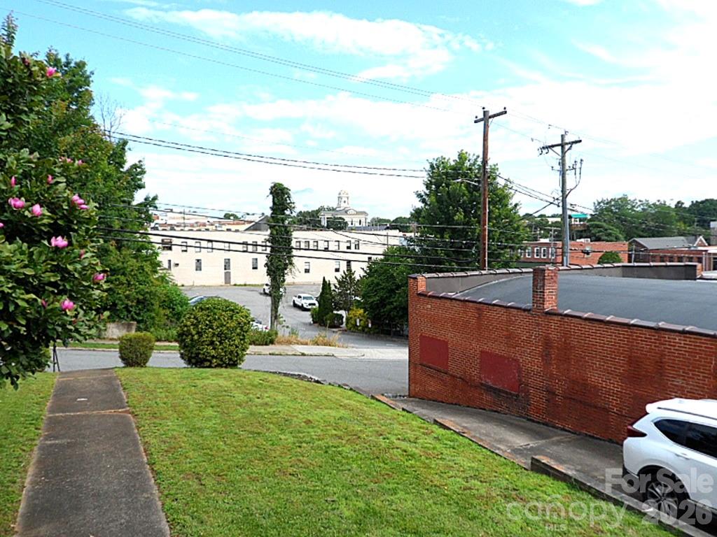 107 W Concord Street — Morganton