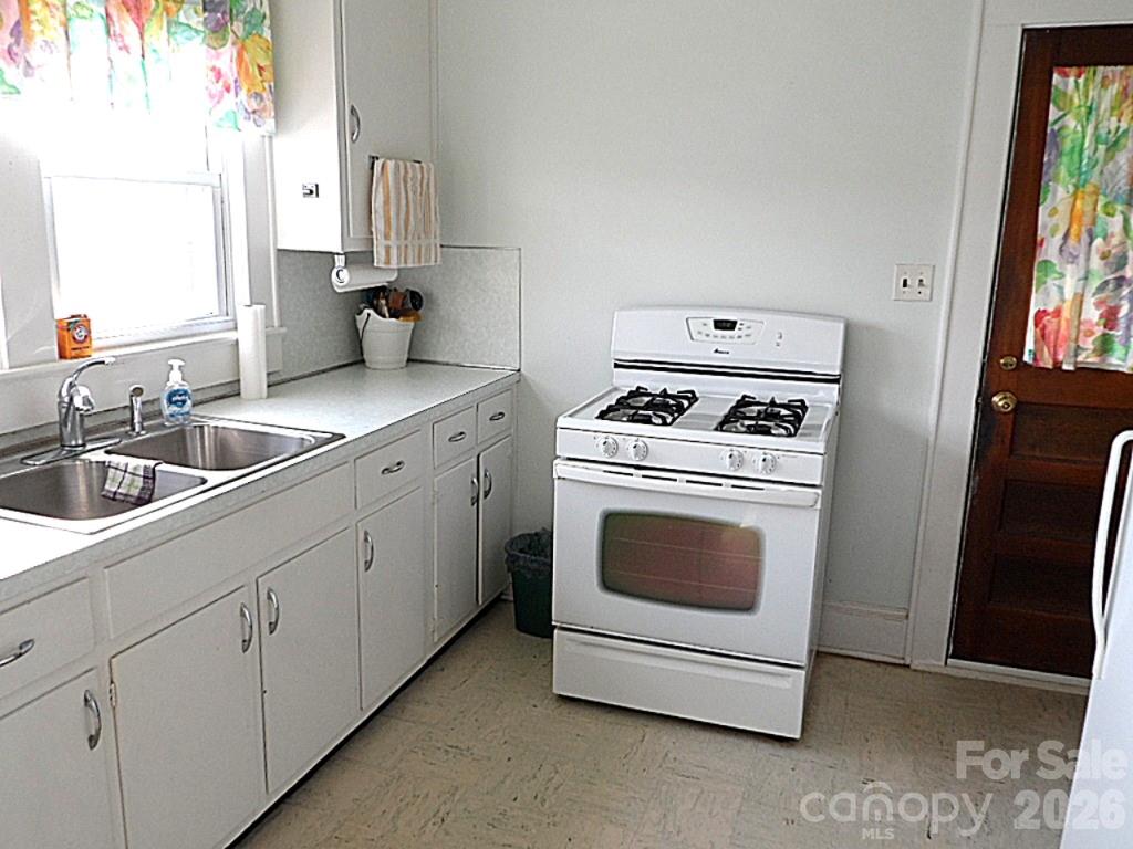 107 W Concord Street — Morganton
