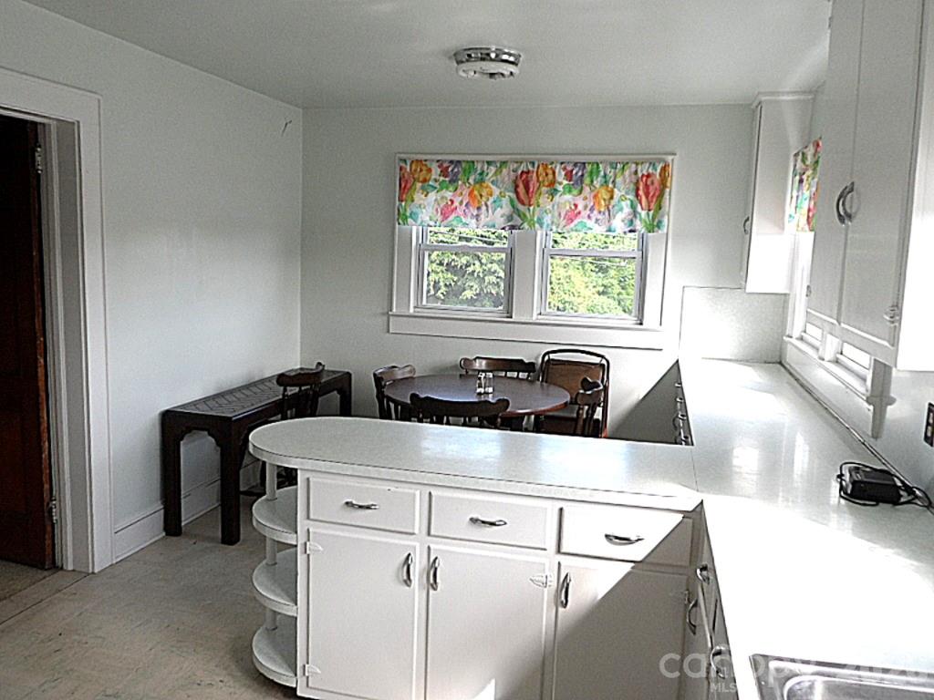 107 W Concord Street — Morganton