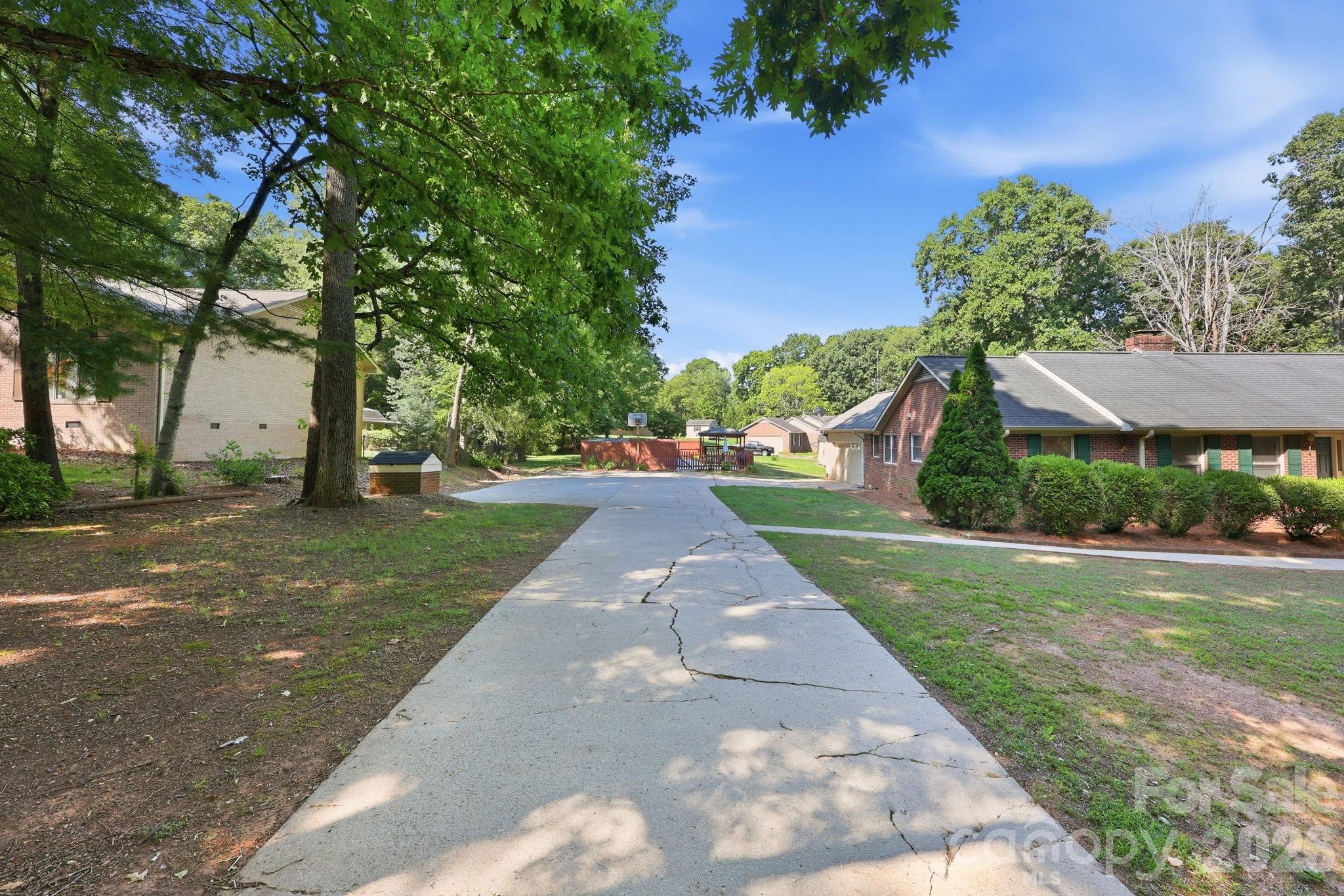 41 Old Farm Road — Salisbury