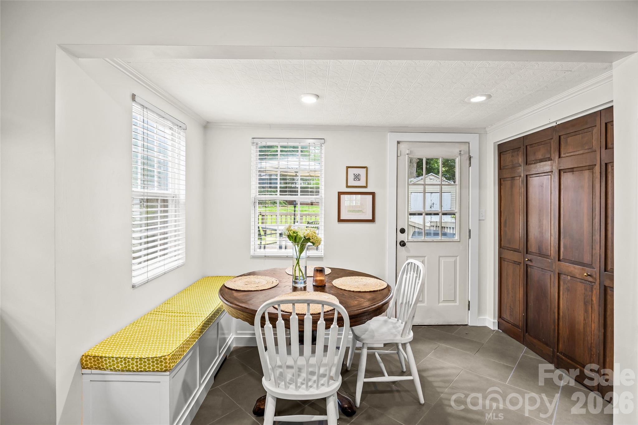 3225 Commonwealth Avenue — Charlotte