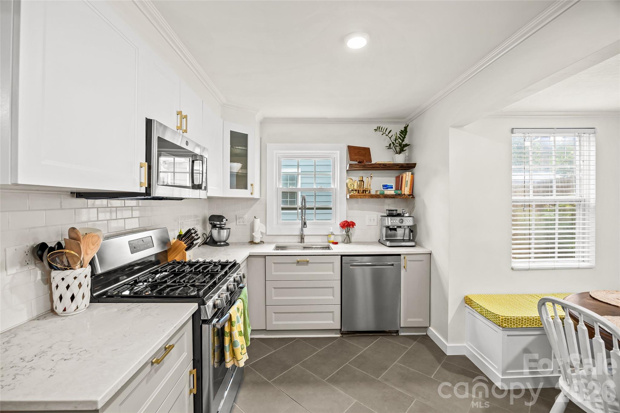 3225 Commonwealth Avenue — Charlotte