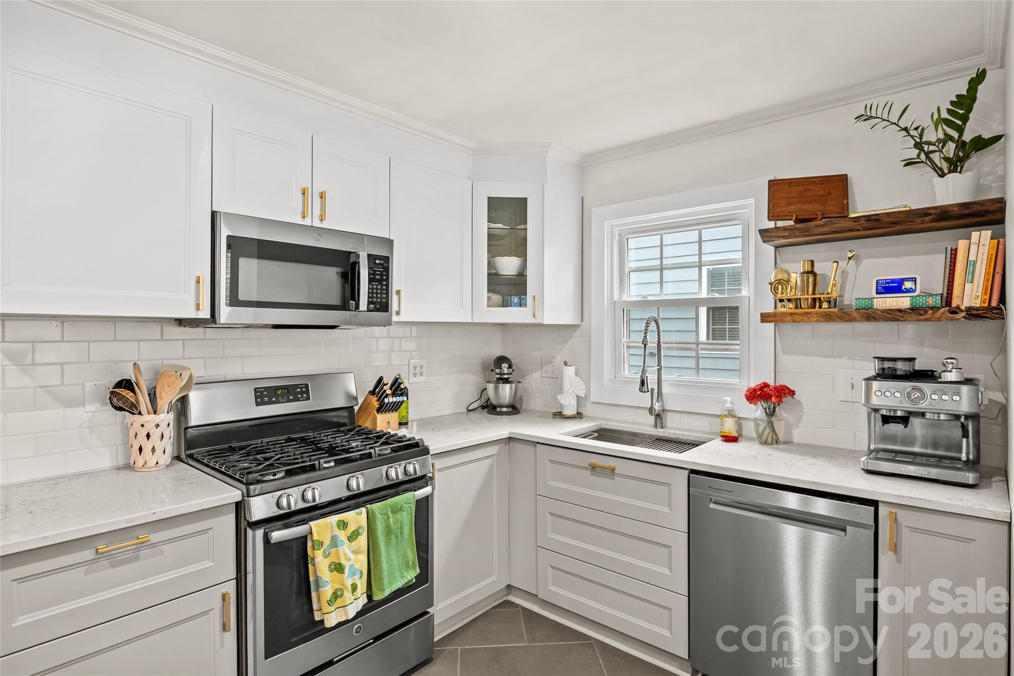 3225 Commonwealth Avenue — Charlotte