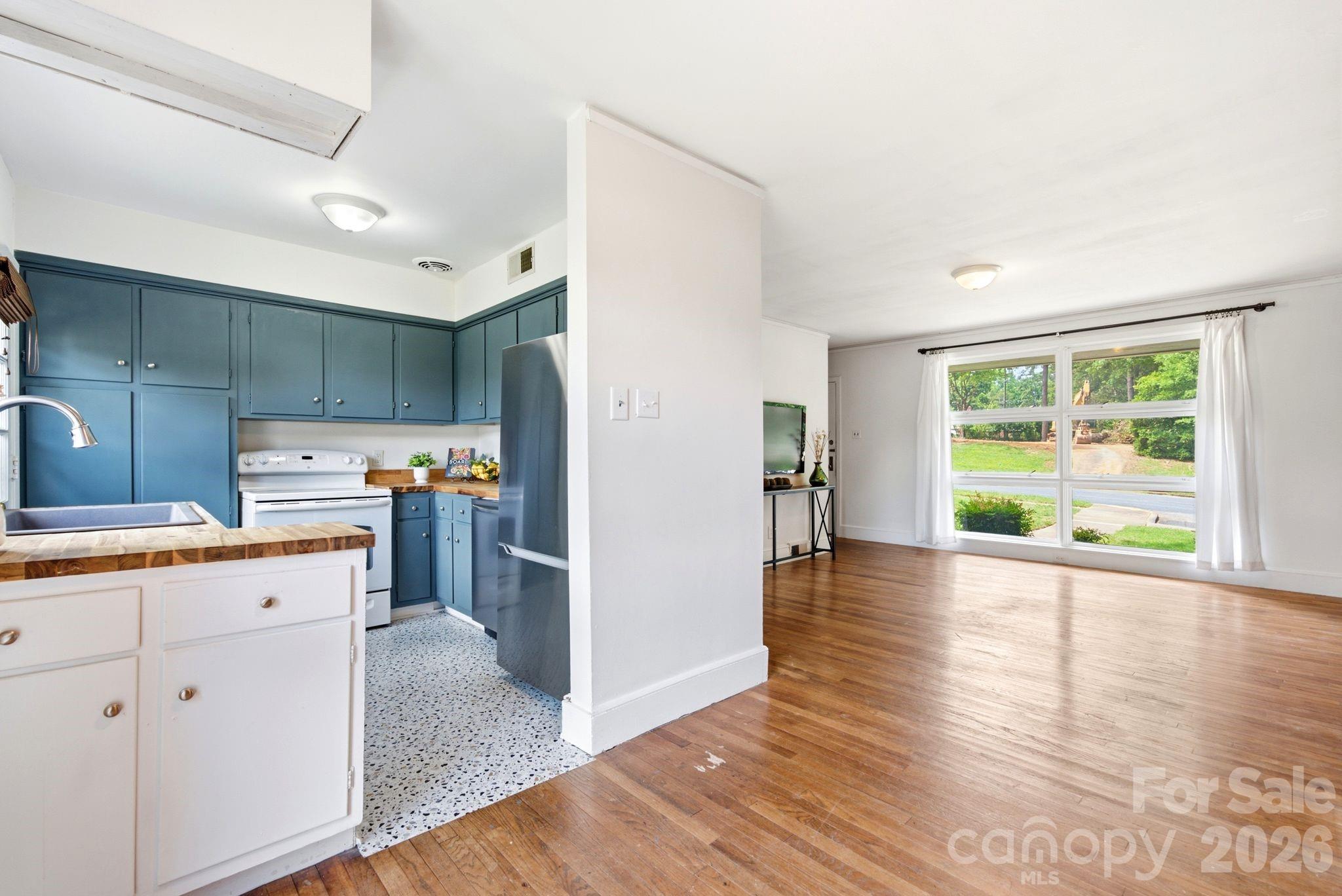 4227 Cheltenham Road — Charlotte